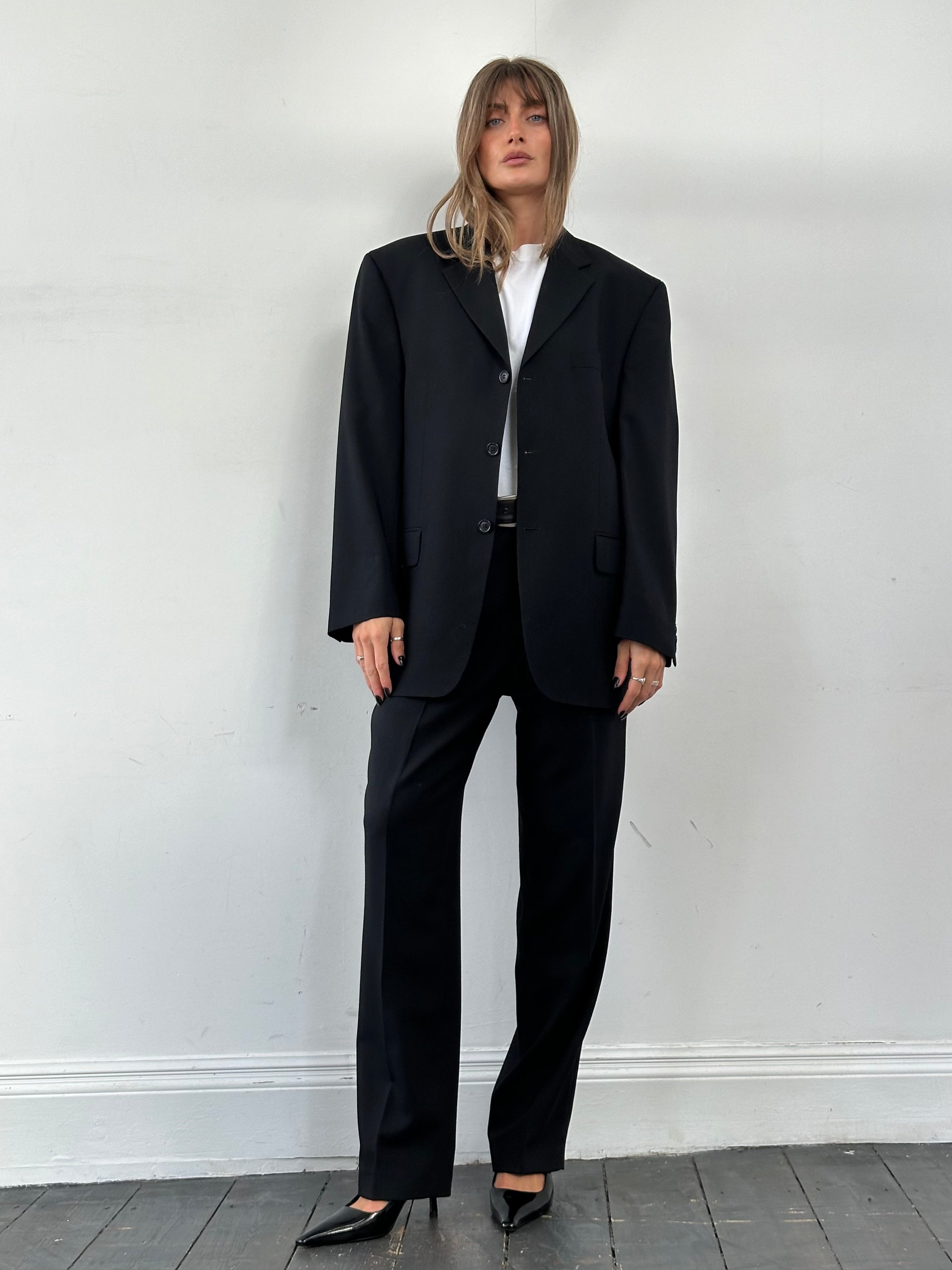 Pierre Cardin pure wool single-breasted suit jumpsuit in size 40R/W33, tailored fit with classic lapel design.