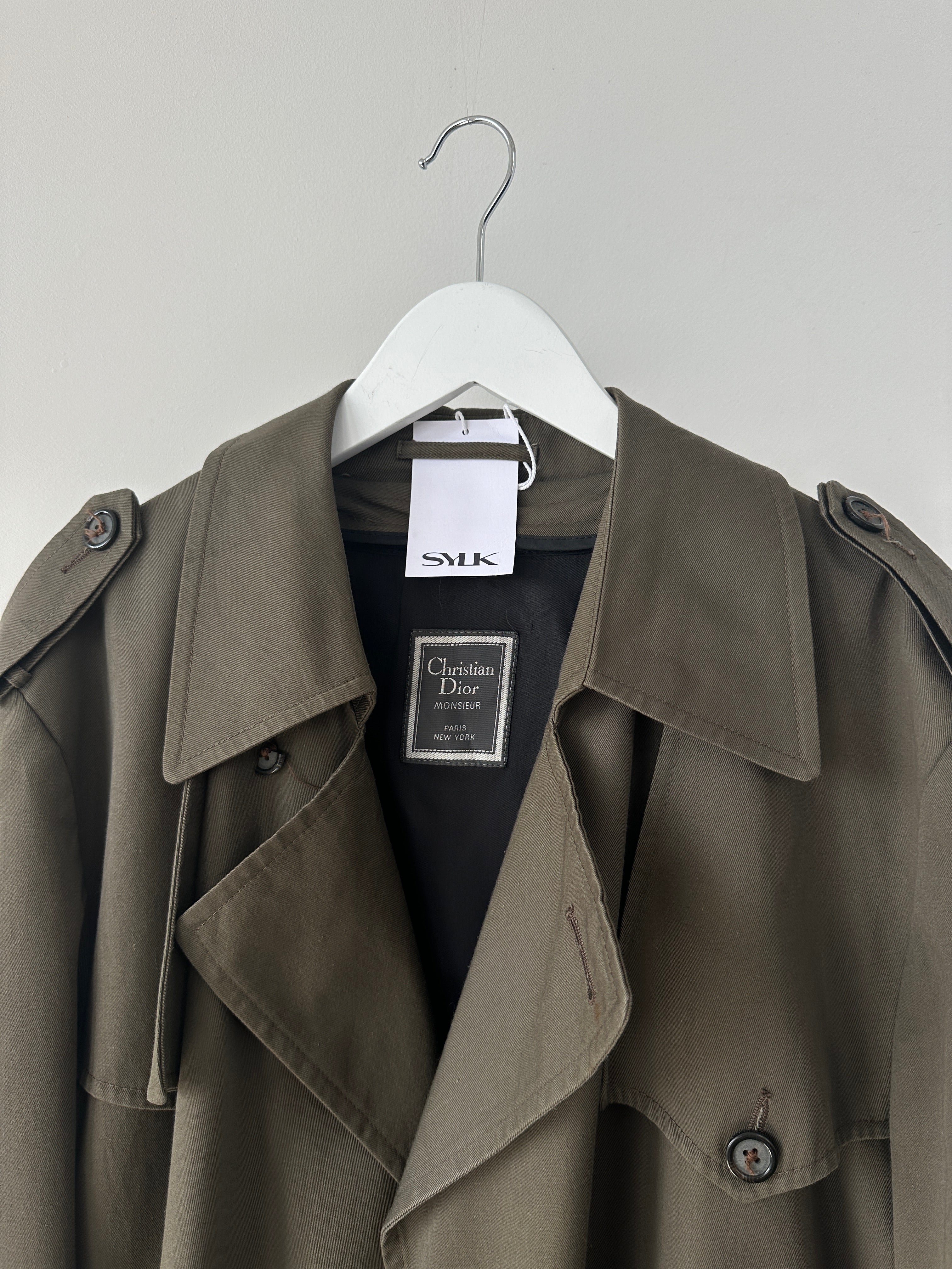 Christian Dior Monsieur cotton double-breasted belted trench coat in XL, shown with classic design and tailored fit.