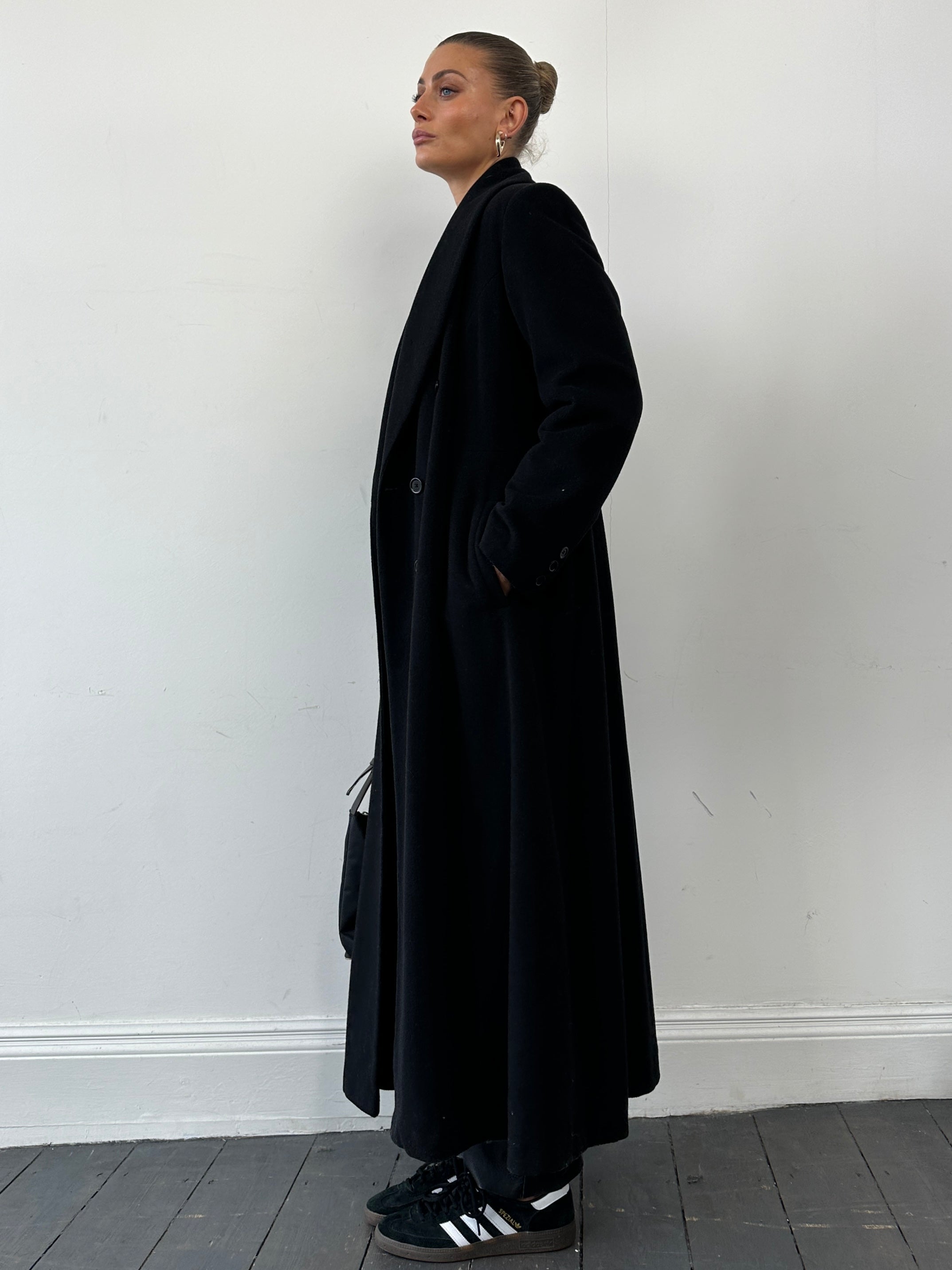 Vintage wool and cashmere double-breasted floor-length coat, size M, featuring classic design and tailored fit.