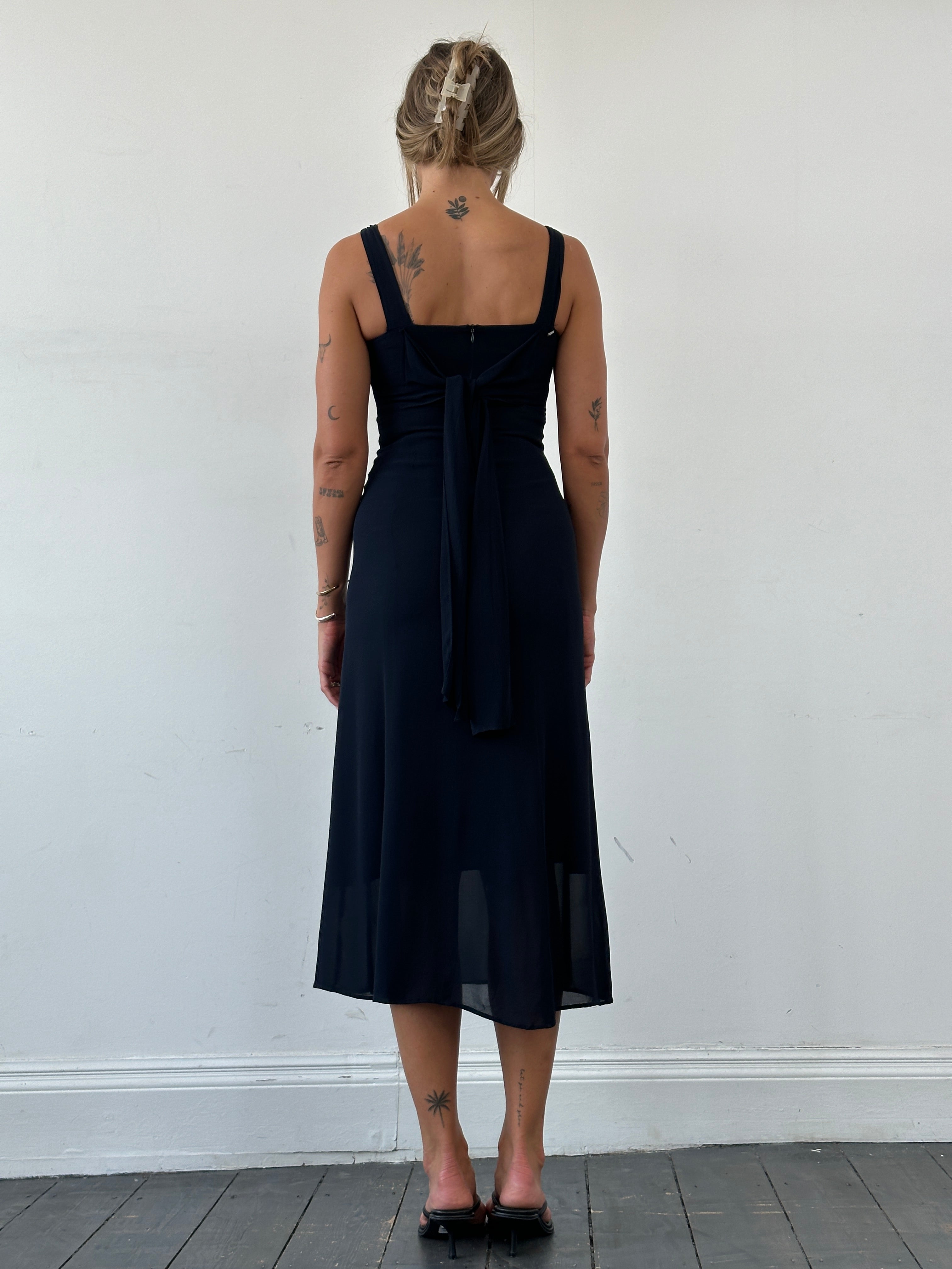 MAX & Co chiffon tie-back floaty midi dress in XS/S, featuring a flowing silhouette and elegant design.