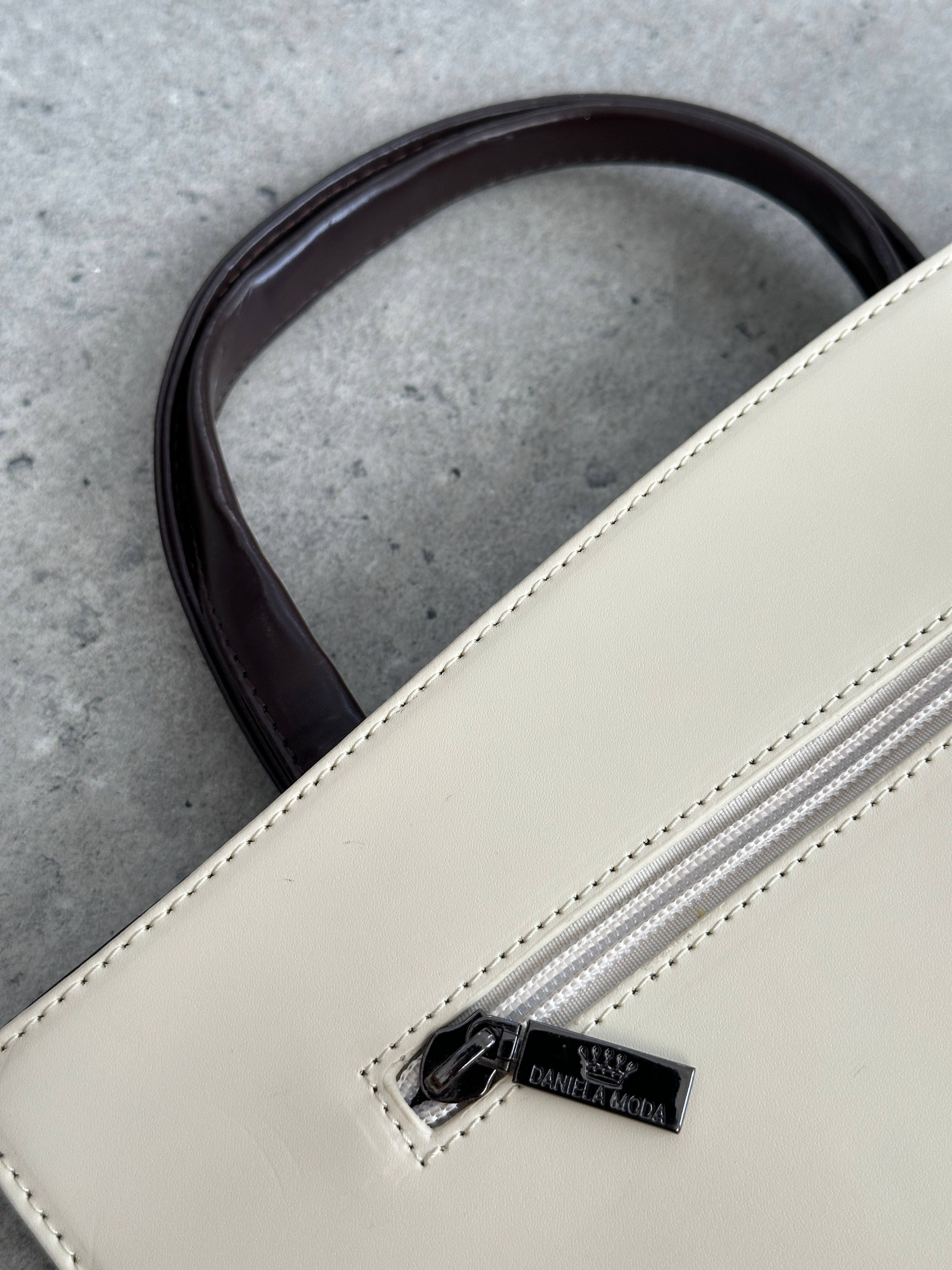 Italian Vintage 2000s Curved Leather Hand Bag