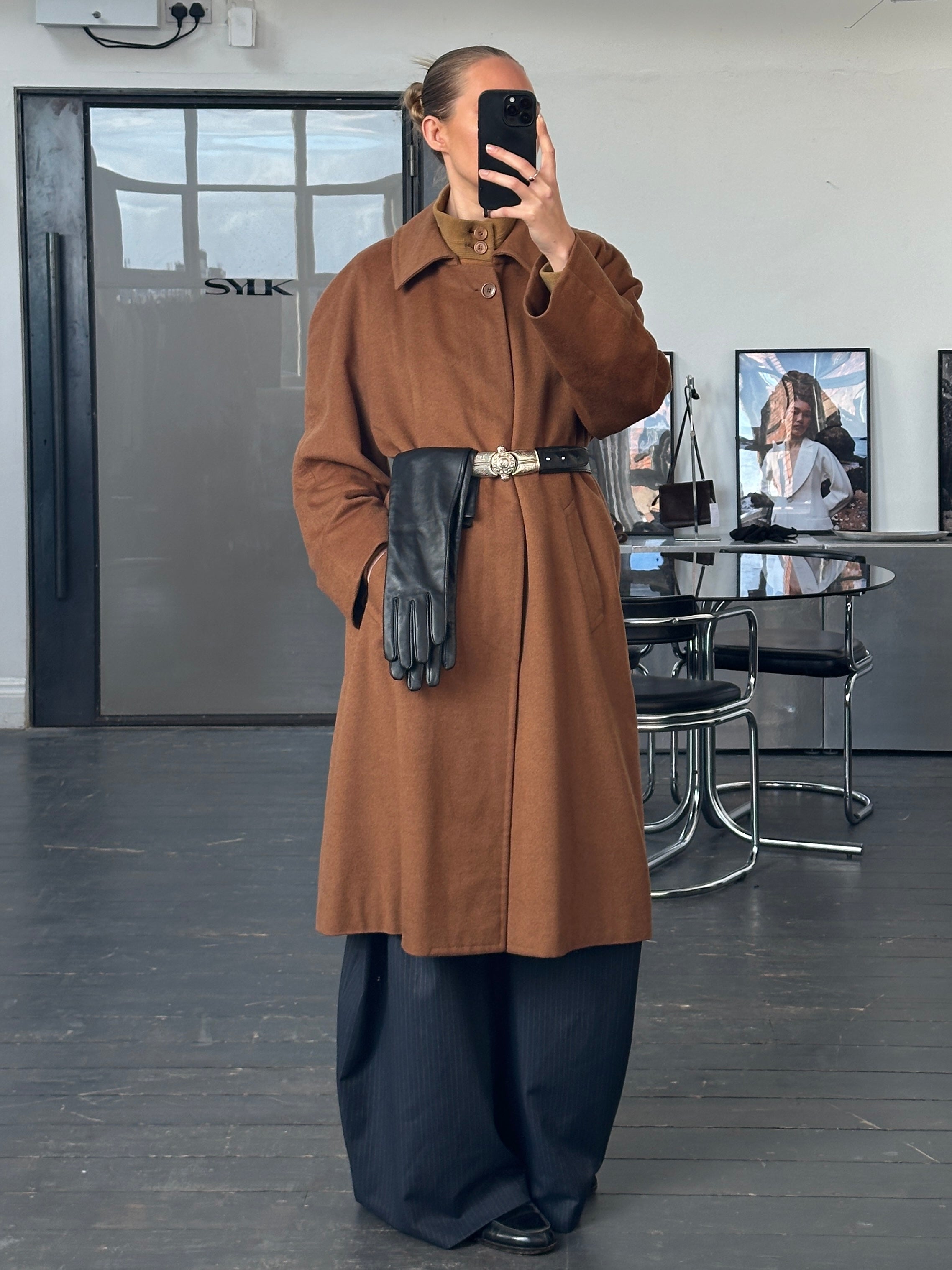 Vintage 1970s Italian pure cashmere coat with concealed placket, XL size, showcasing classic vintage style and luxurious fabric.