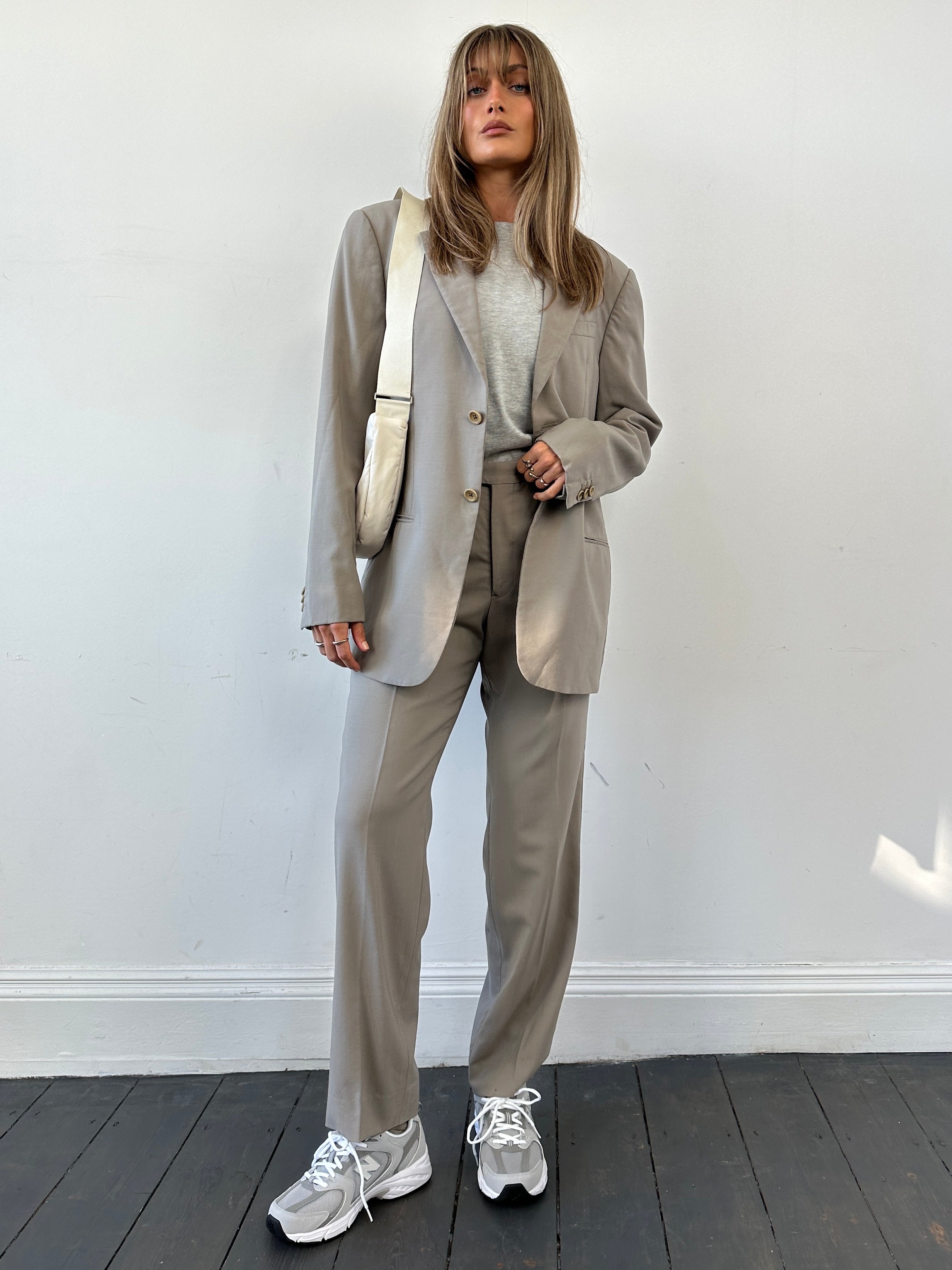 Armani Pure Wool Relaxed Suit - 40R/W32 - SYLK