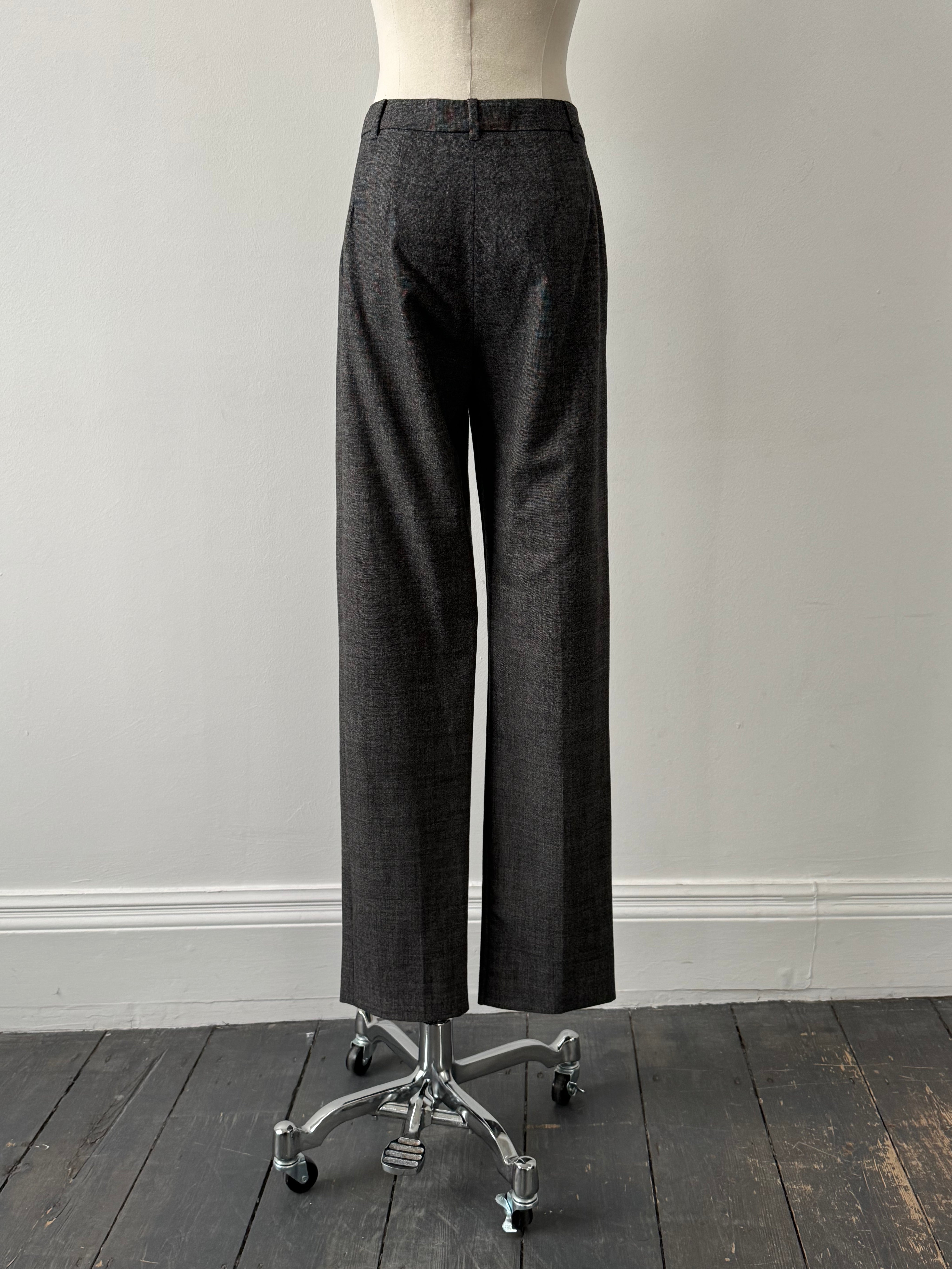 Max Mara Studio 2000s virgin wool low waist tailored trousers in W28, showcasing classic fit and elegant design.