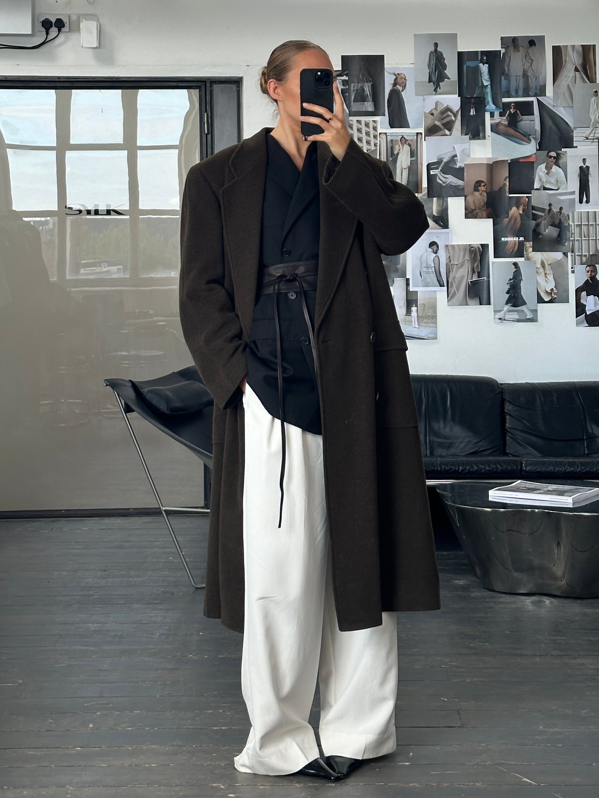 Giorgio Armani Le Collezioni 1990s pure wool double-breasted coat in XL/XXL, tailored fit with classic lapels and button details.