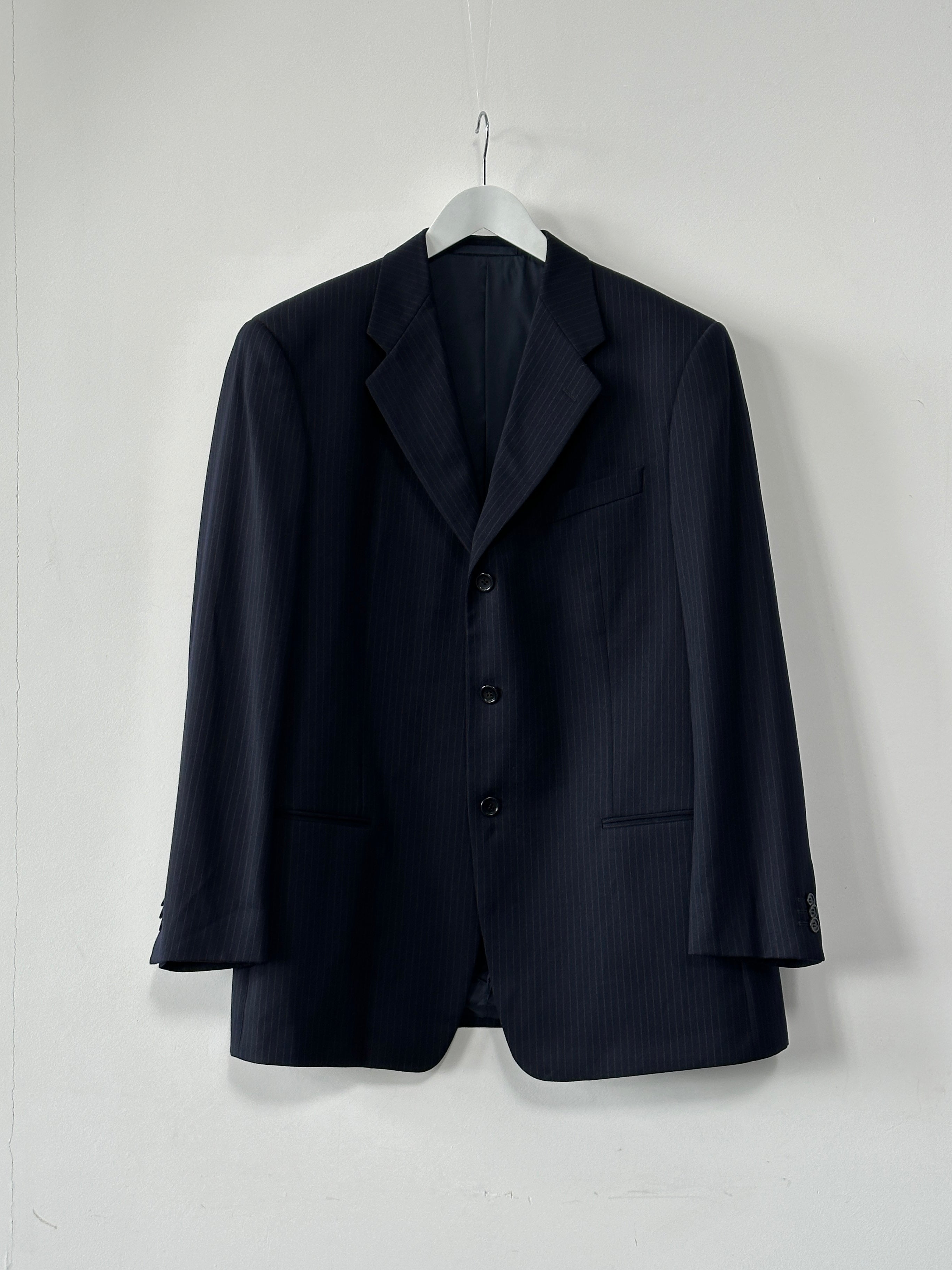 Armani Collezioni wool stripe single-breasted blazer in size 44R/XL, featuring classic tailored fit and stylish pattern.