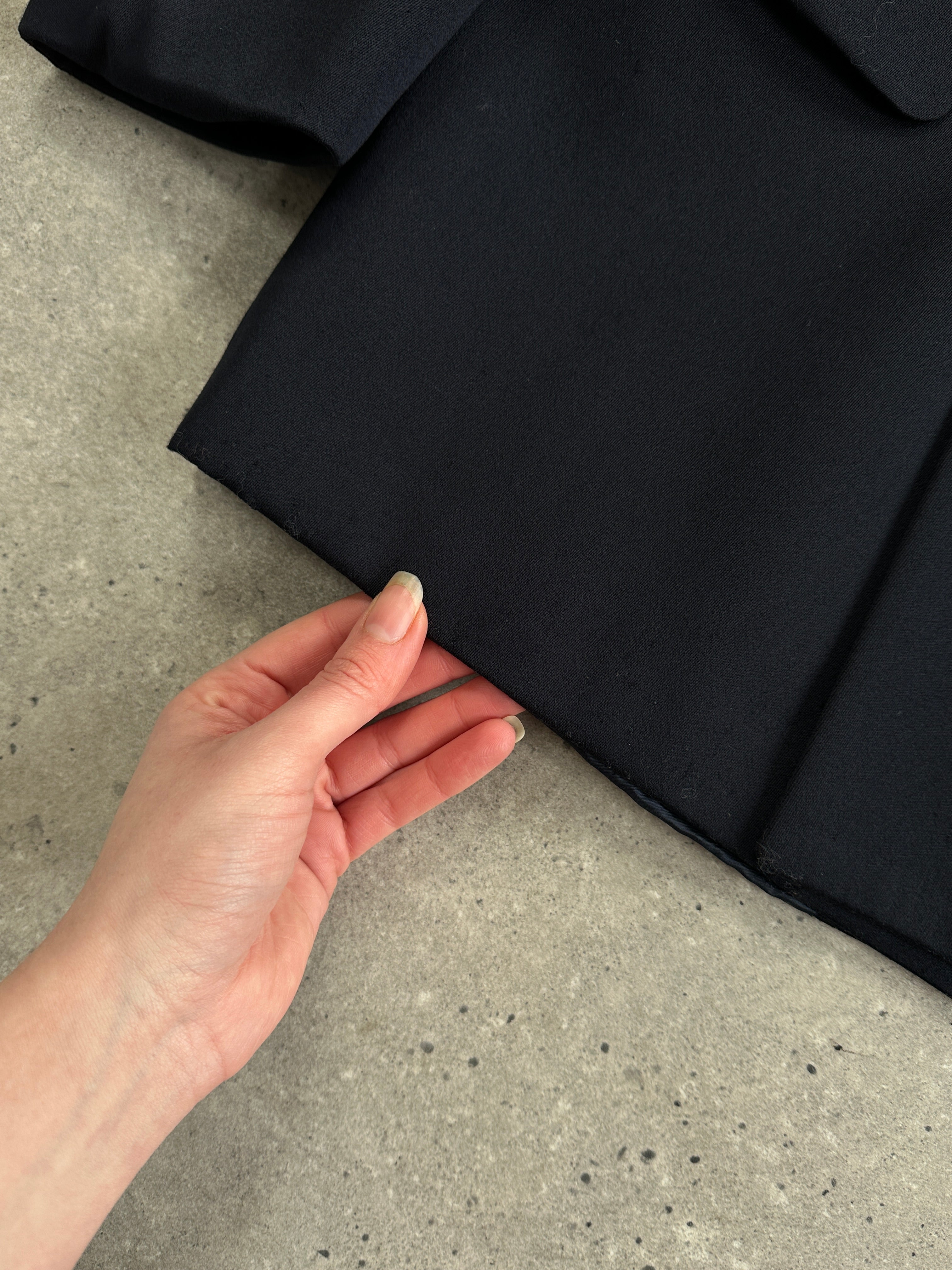 Vintage bespoke button wool double-breasted blazer, size 42L, featuring classic design, tailored fit, and stylish lapel details.