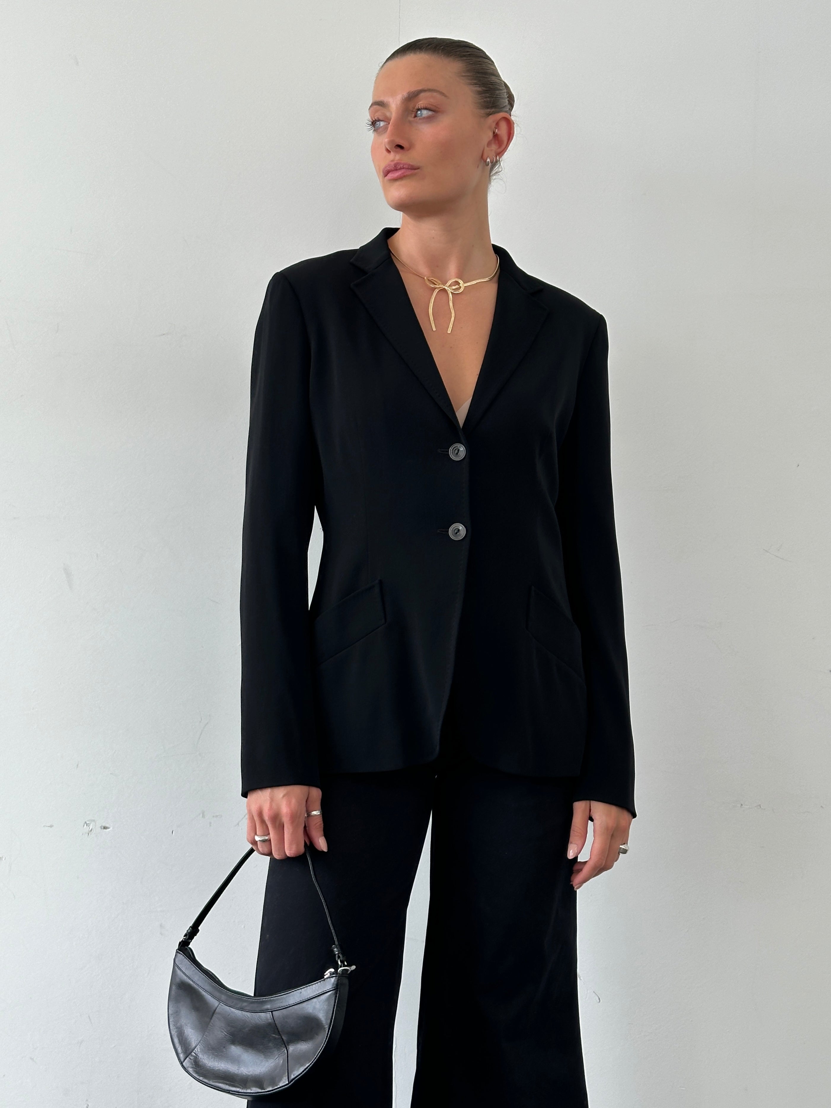 Max Mara wool silk single-breasted blazer in size M, tailored fit with classic lapels and sleek design.