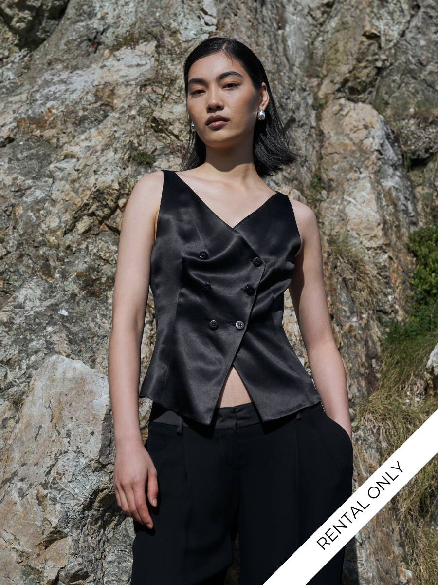 Armani Collezioni 2002 pure silk double-breasted waistcoat in XS/S, featuring a sleek design and tailored fit.