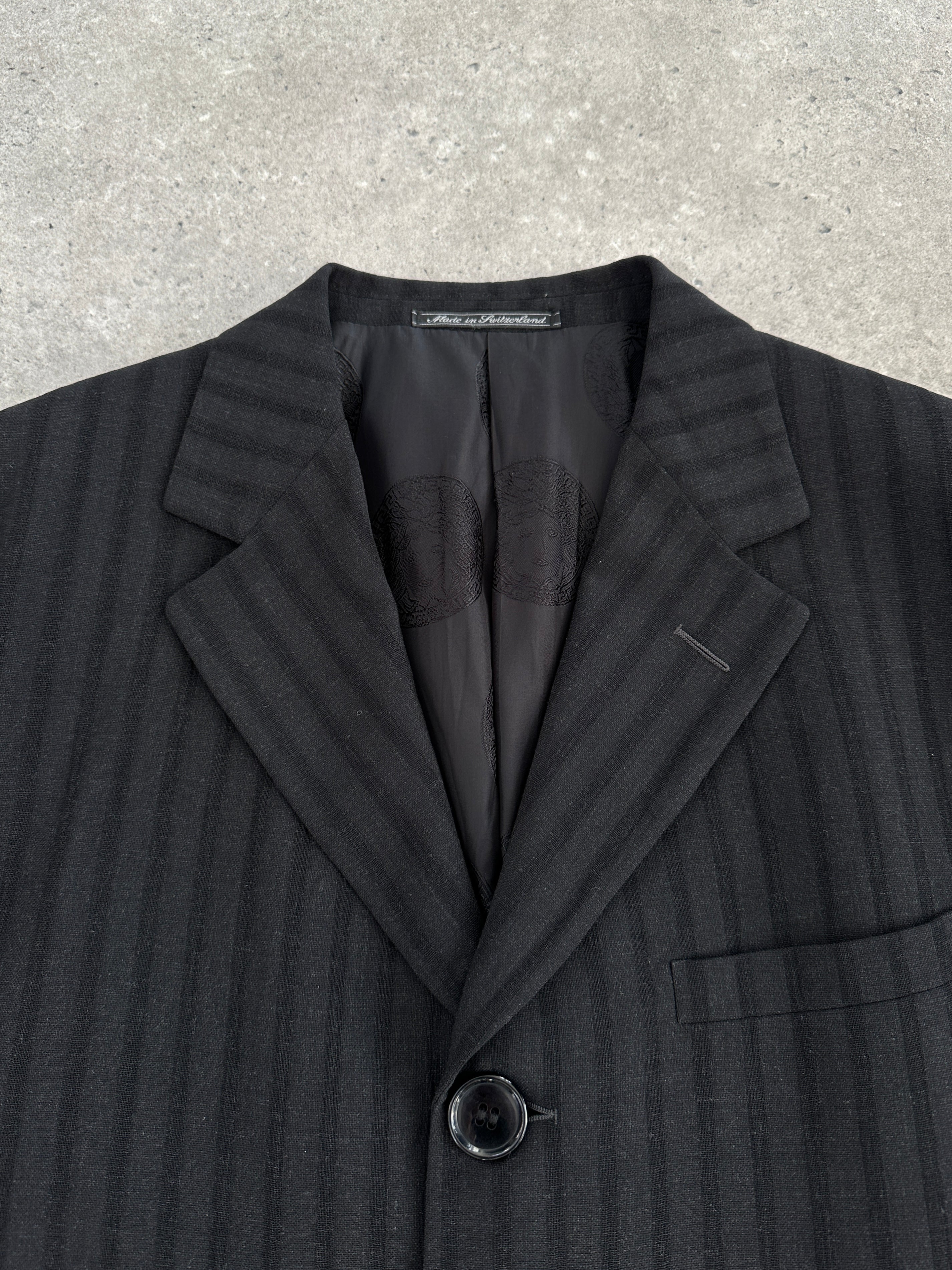 Versace Gianni Versace Couture stripe single-breasted blazer in size 40R/L, featuring a tailored fit and bold pattern.