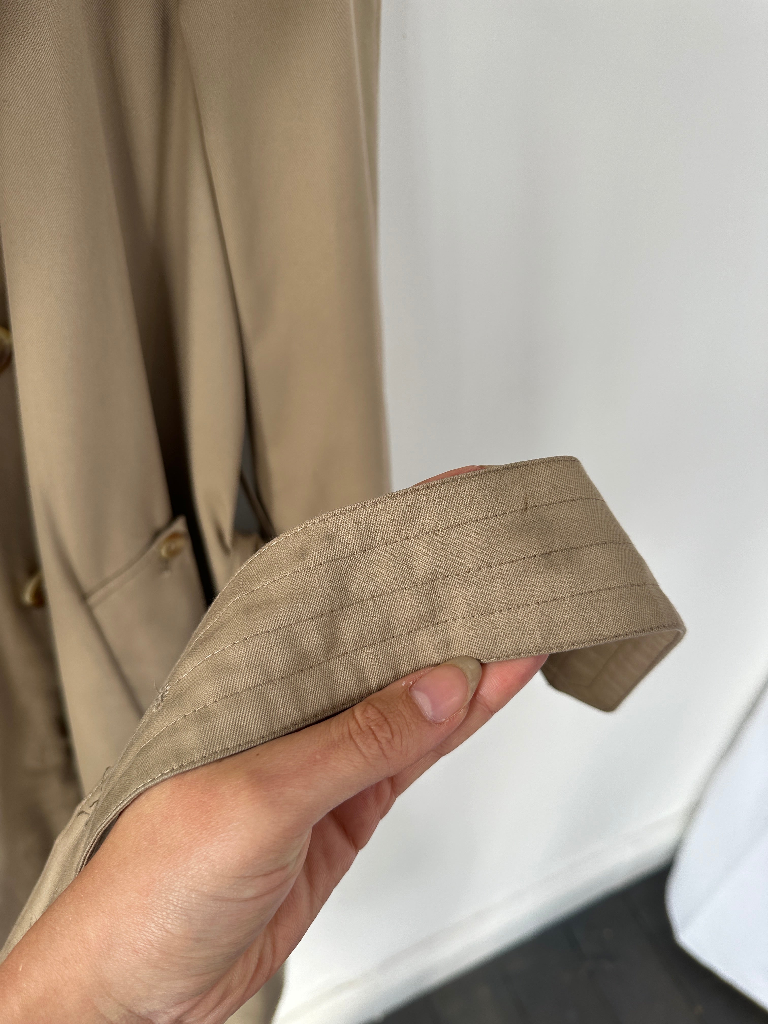 Aquascutum cotton double-breasted belted trench coat in XL, shown with classic collar and button details.