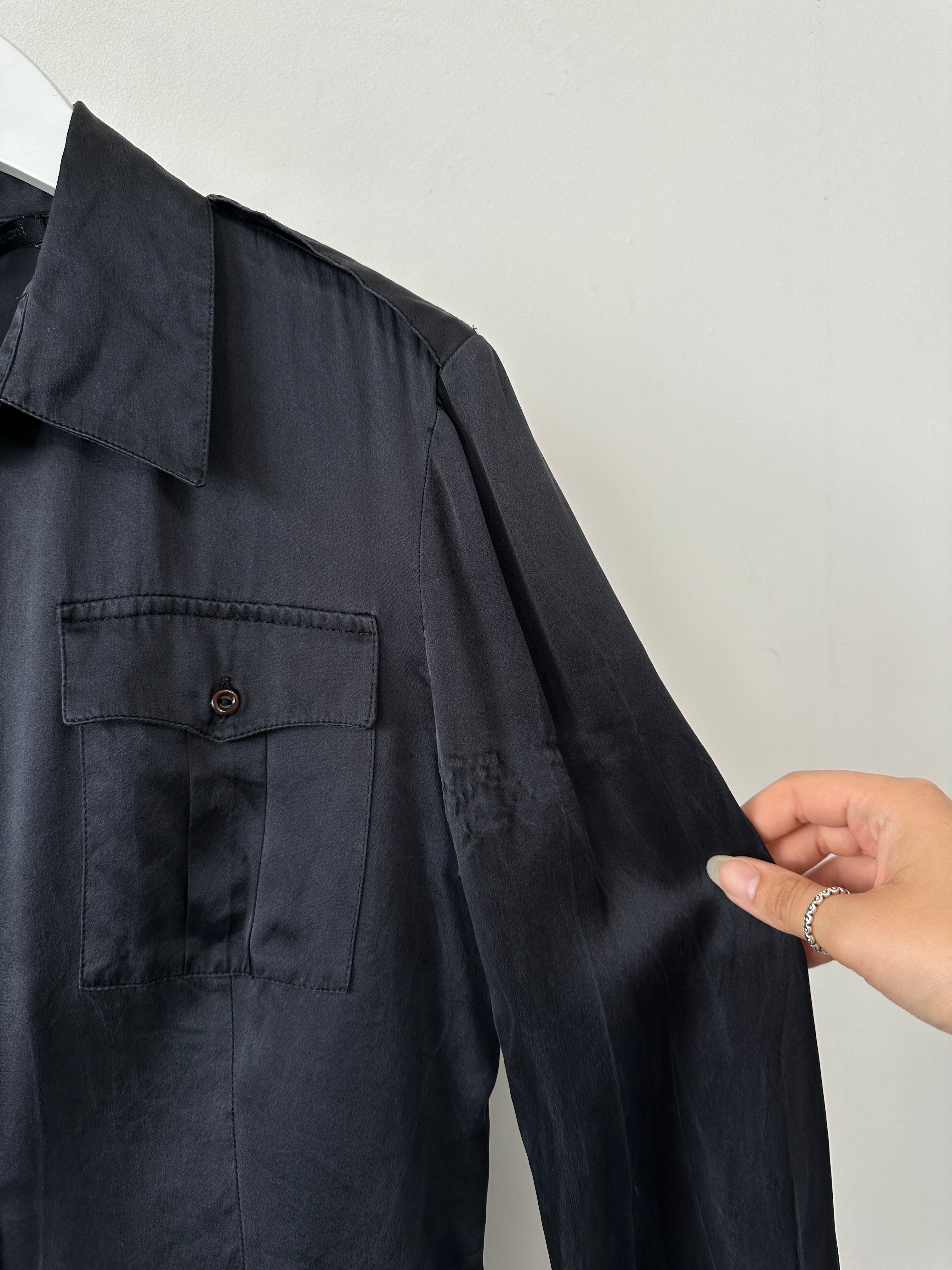 Vintage Italian vintage pure silk fitted shirt in size small, showcasing elegant silk fabric and tailored fit.