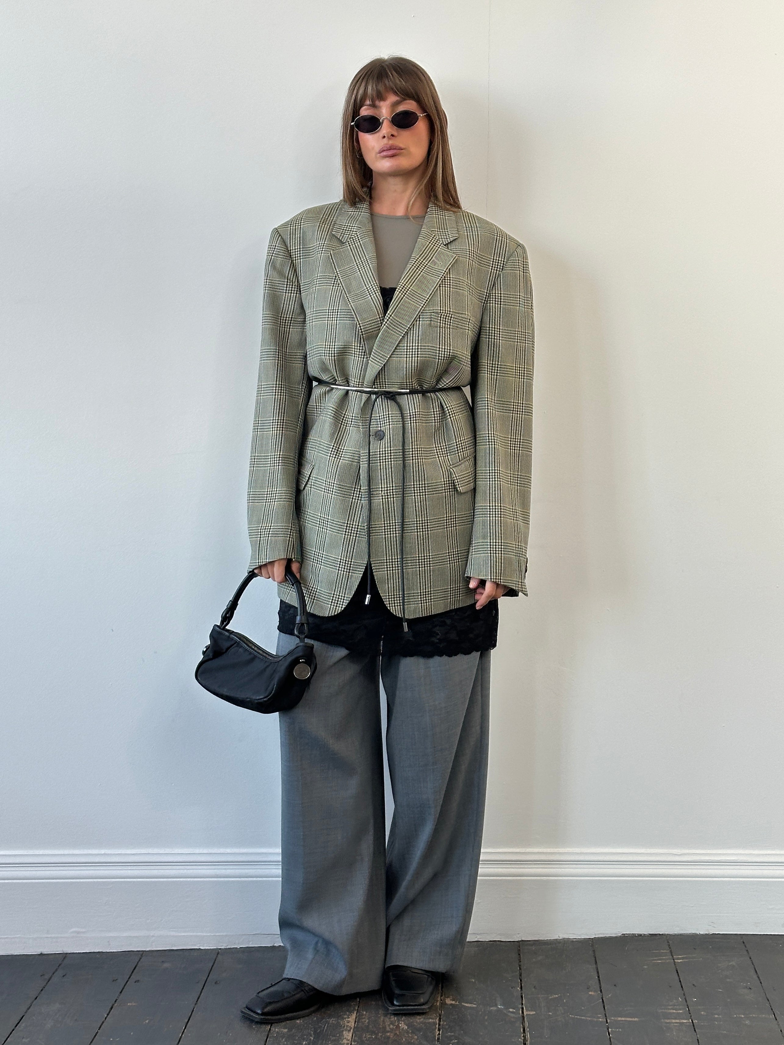 Burberry 1980s pure wool check blazer, single-breasted design, size 48R/XXL, classic British style with plaid pattern.