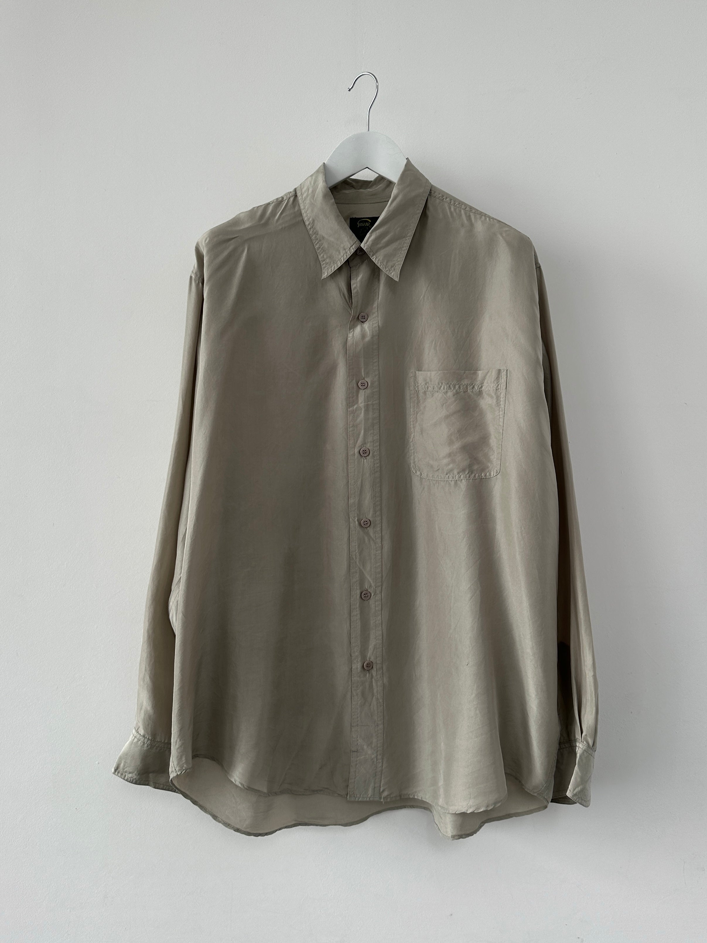 Vintage pure silk relaxed shirt in XL/XXL, showing the soft fabric, classic collar, and relaxed fit on a hanger.
