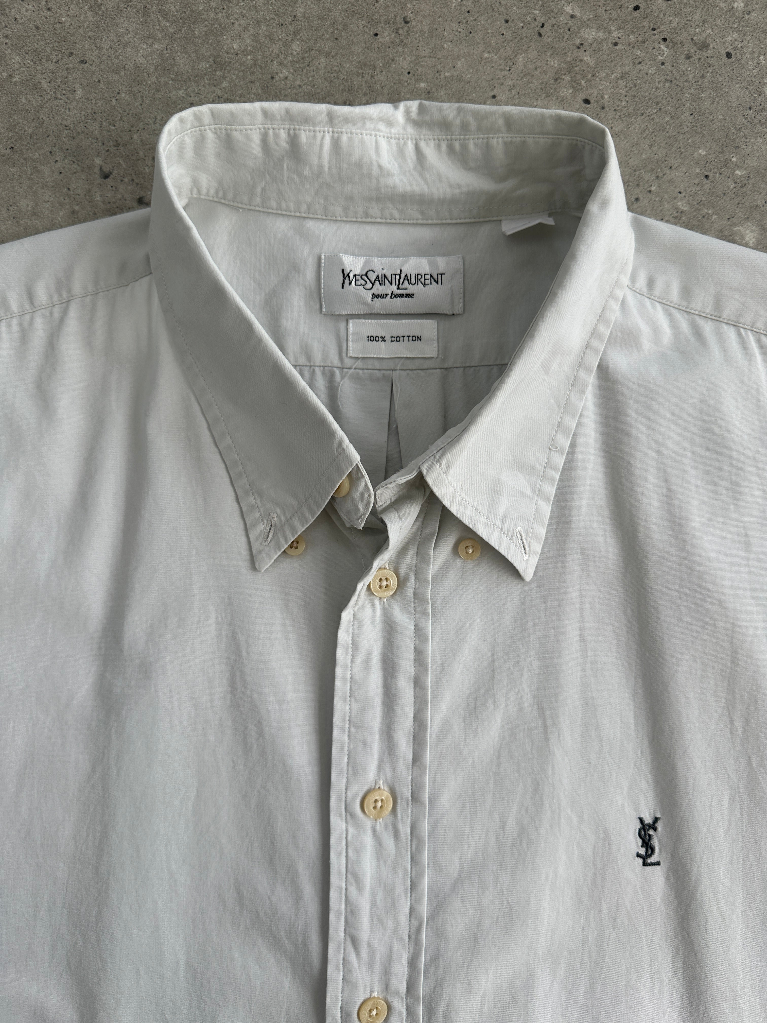 YVES SAINT LAURENT pour homme 白シャツYSL刺繍 Yves Saint Laurent Pour Homme Pure Cotton Short Sleeve Logo Shirt