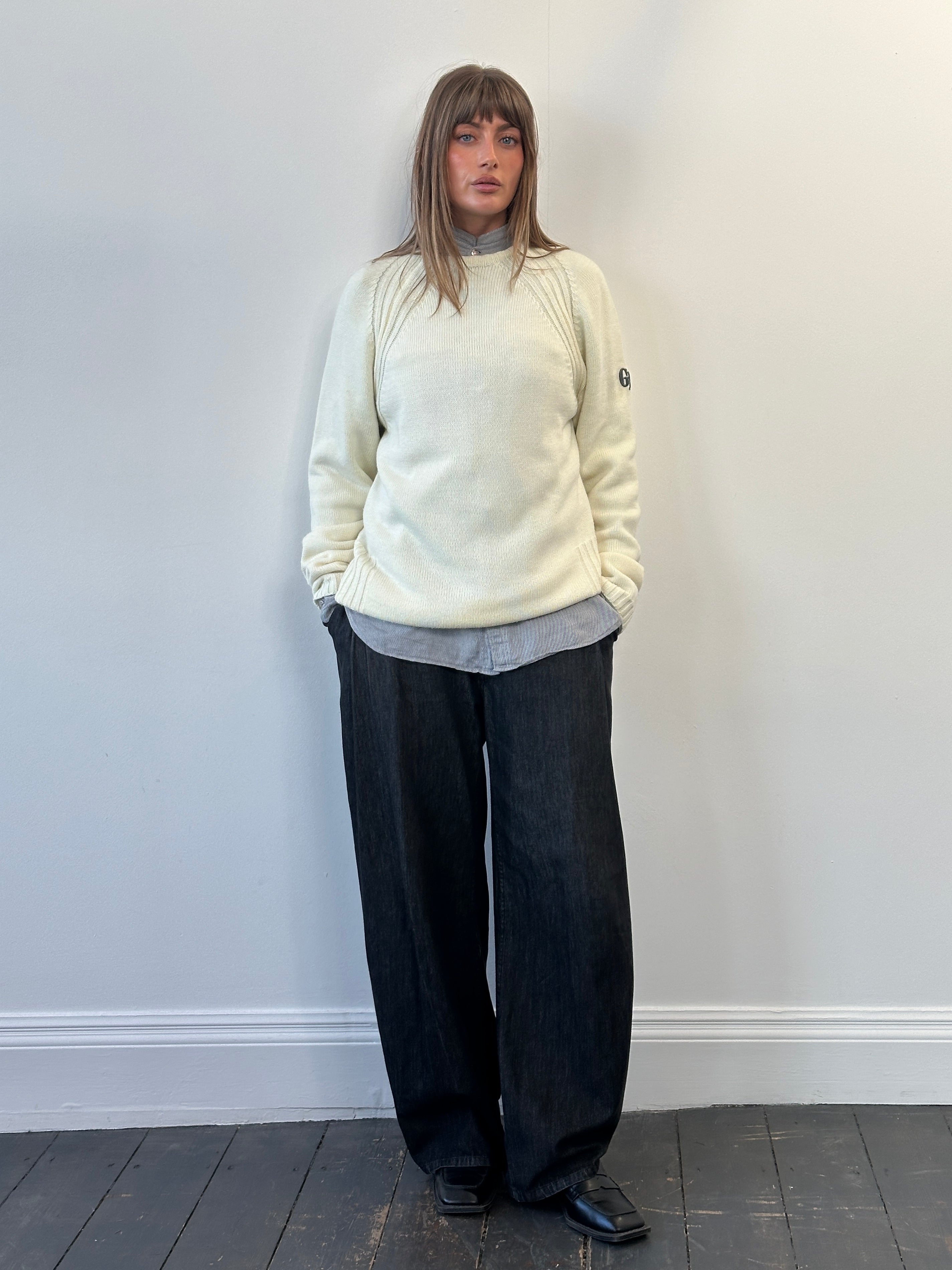 Gianfranco Ferre 2000s pure cotton knitted jumper in size L/XL, navy blue, with ribbed cuffs and crew neckline.
