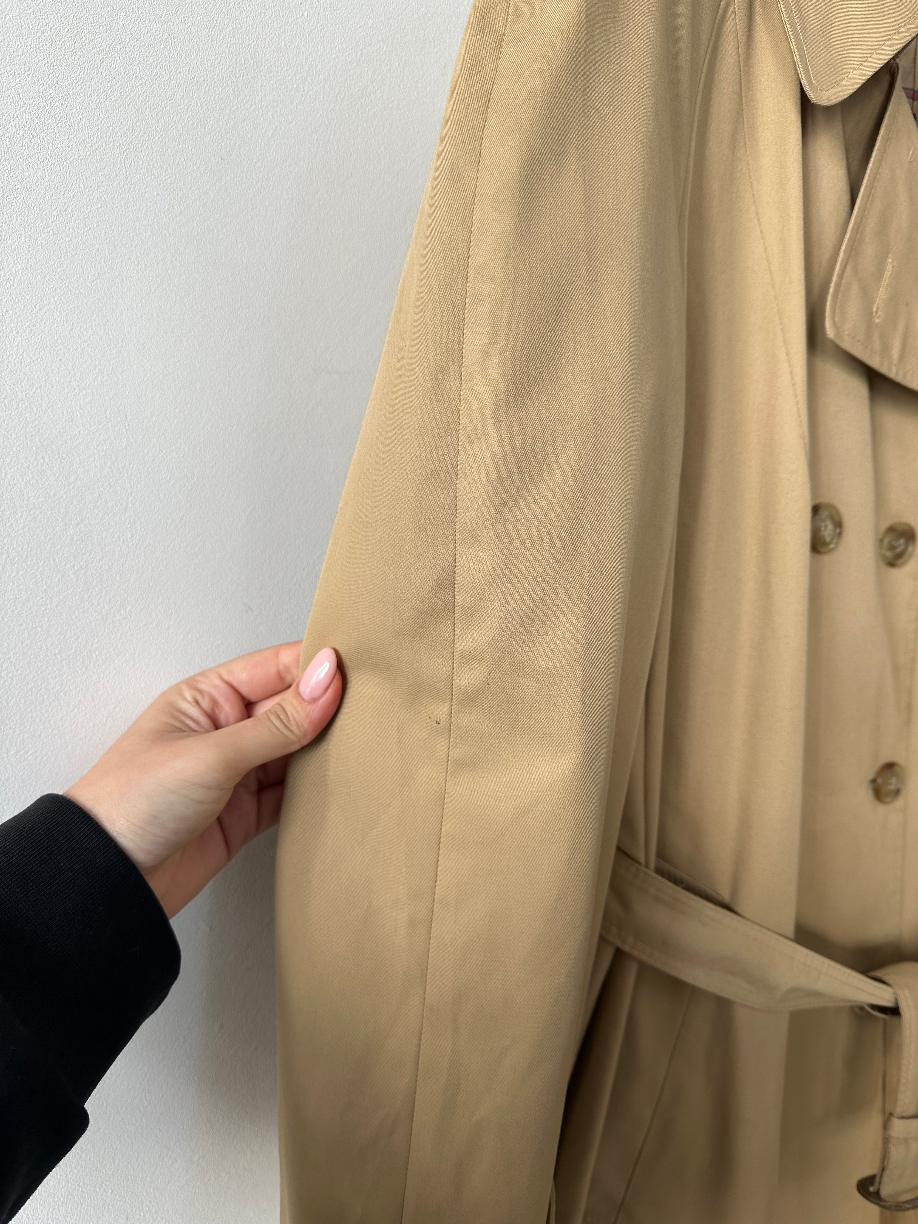 Vintage cotton double-breasted belted trench coat in size L, featuring classic design and timeless style.