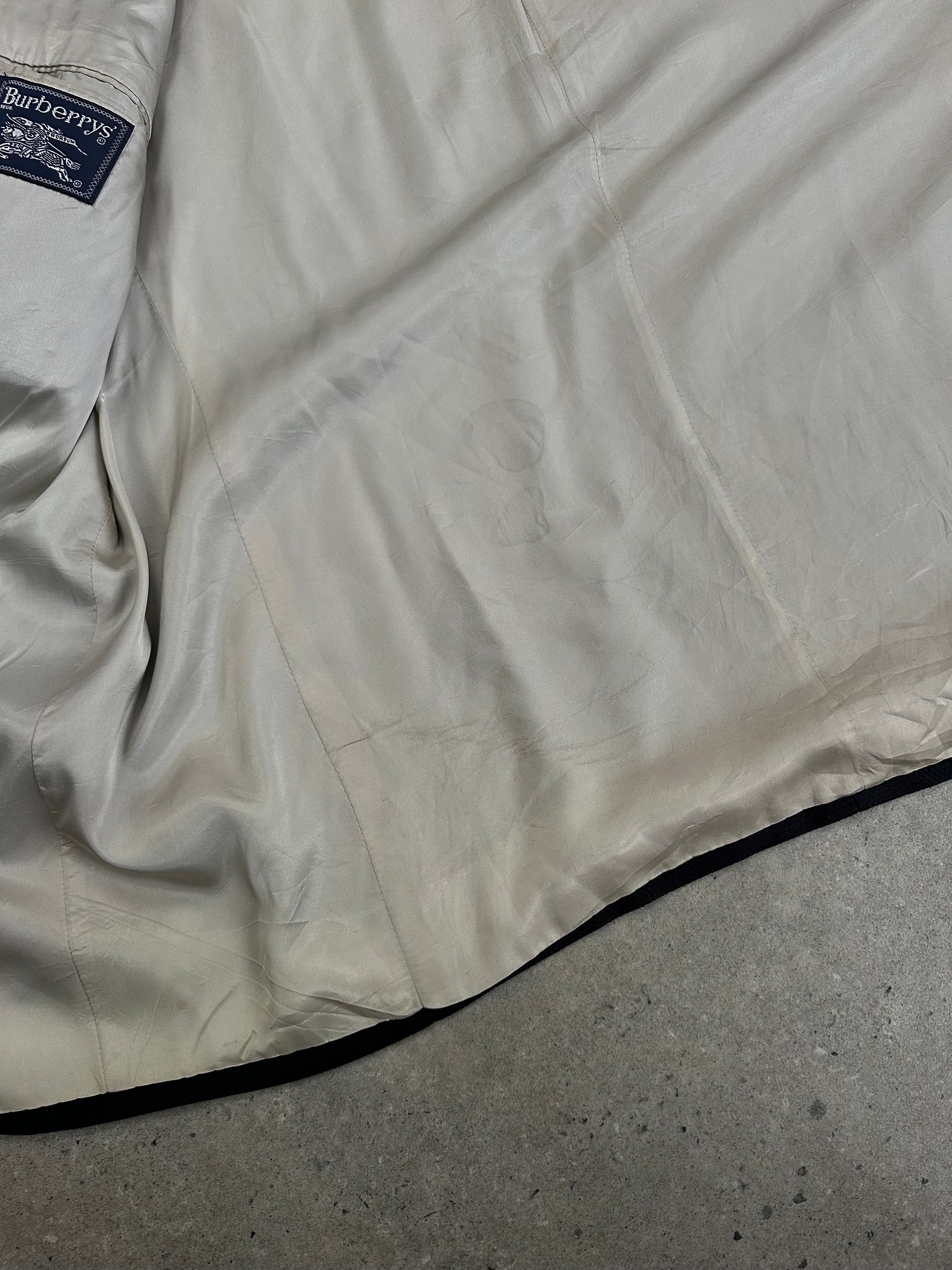 Burberry 1990s pure silk single-breasted blazer in size 46R/XL, beige with classic tailored fit and button closure.