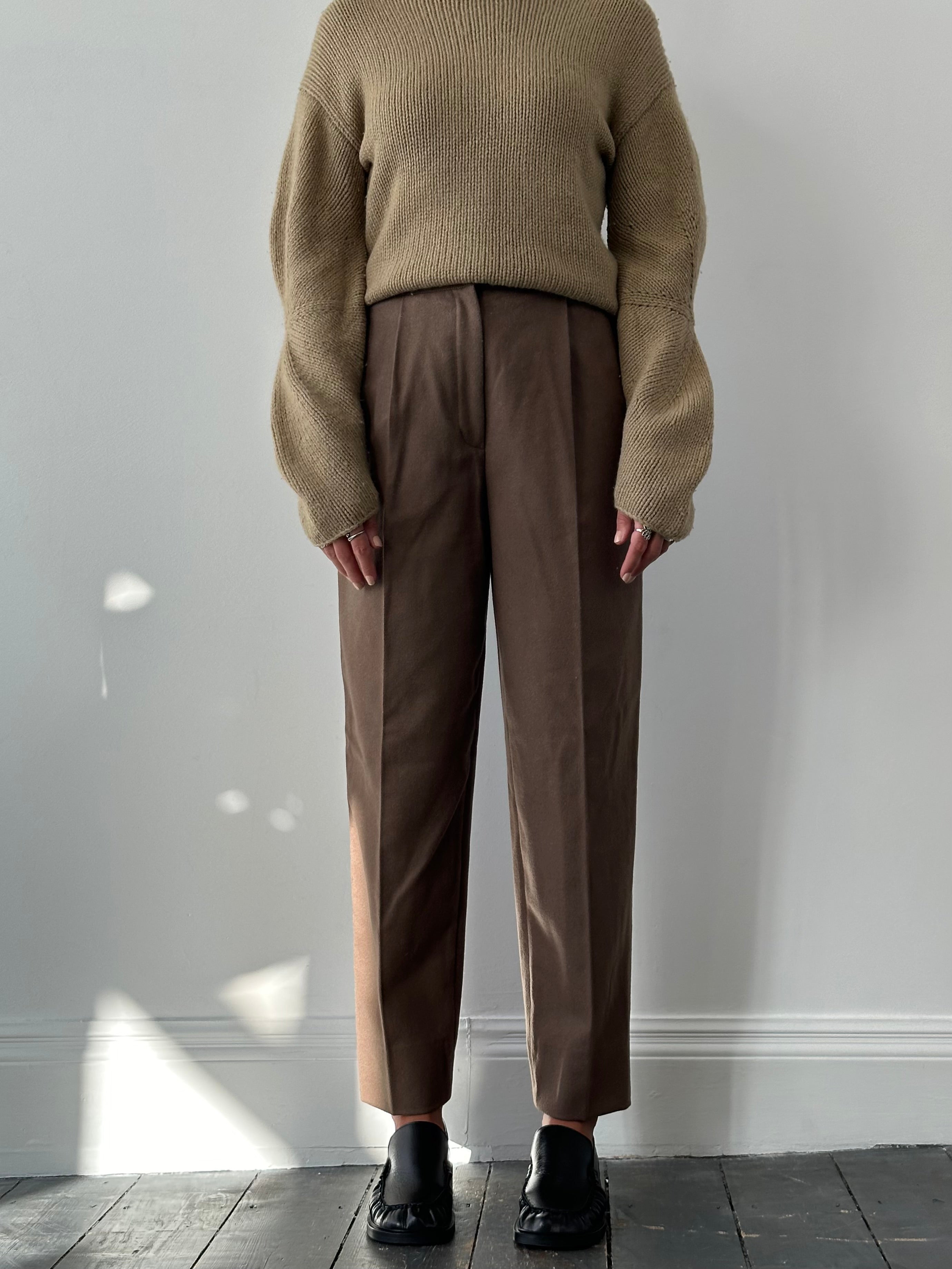 Vintage Italian brushed pure wool tapered leg trousers in size W27, featuring classic design and tailored fit.