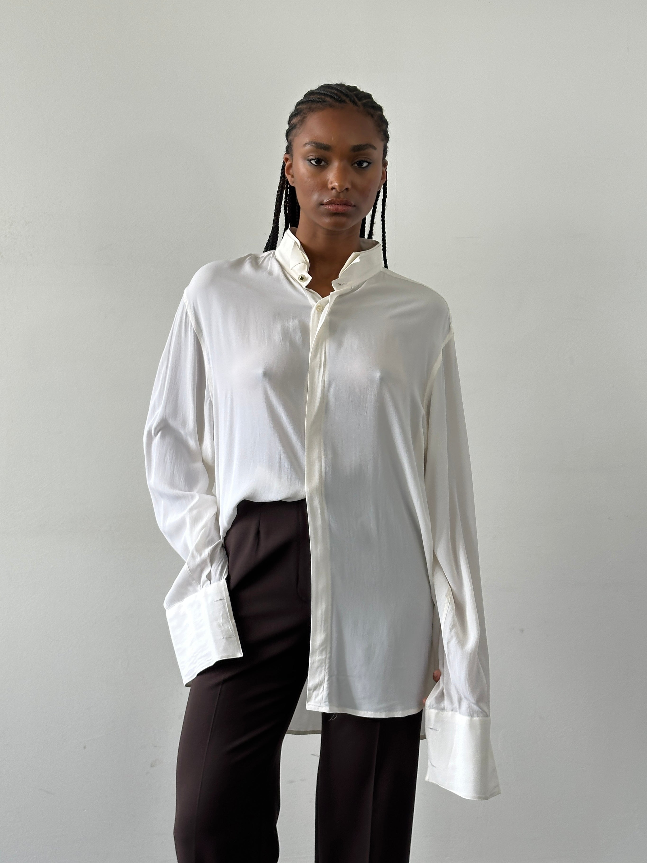 Vintage 1980s Italian silk wing collar dress shirt, flowy fit, XL size, with elegant details and a classic vintage style.