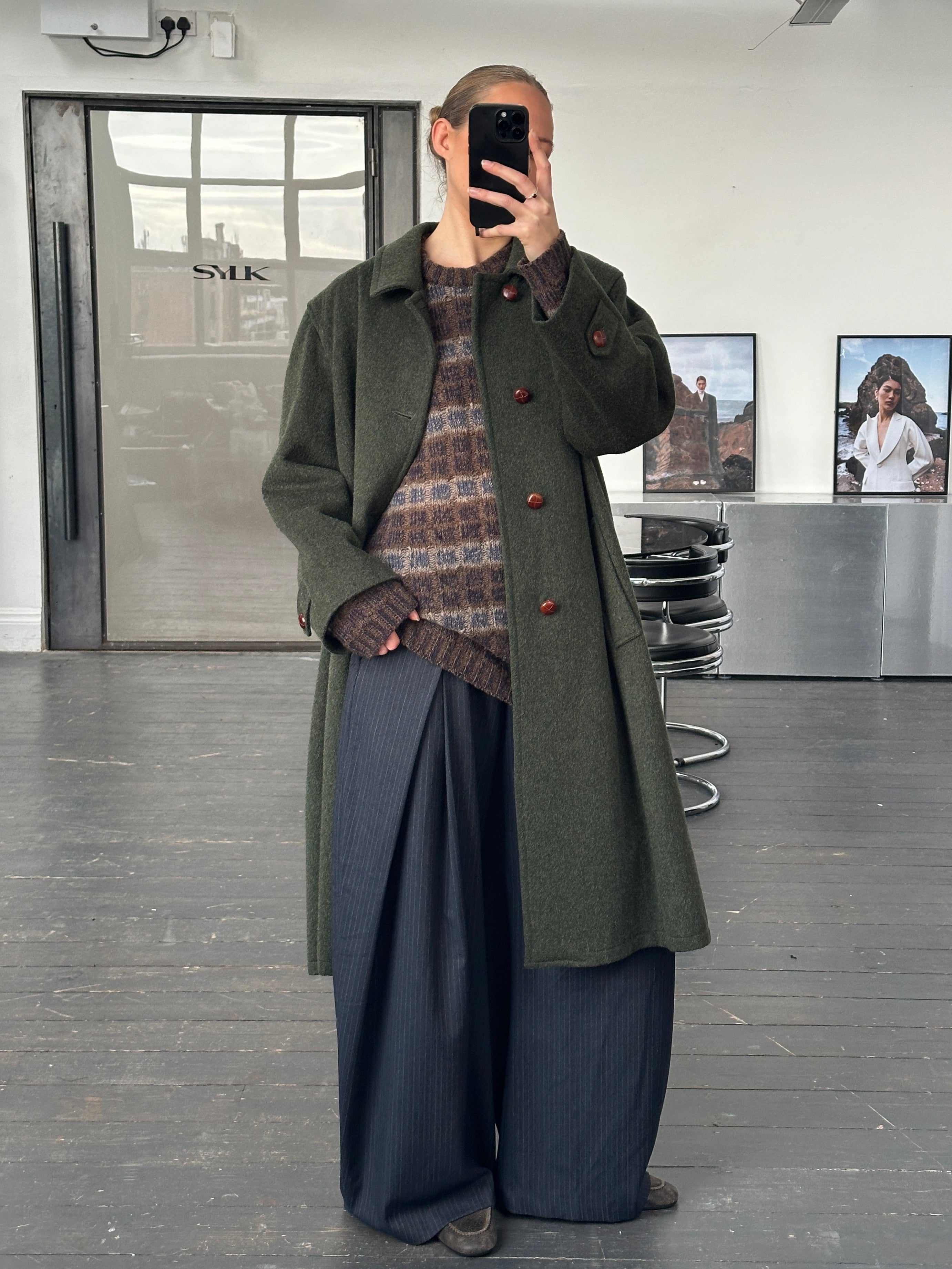 Vintage 1990s Italian wool alpaca mohair single-breasted coat in XL, showcasing textured fabric and classic design.