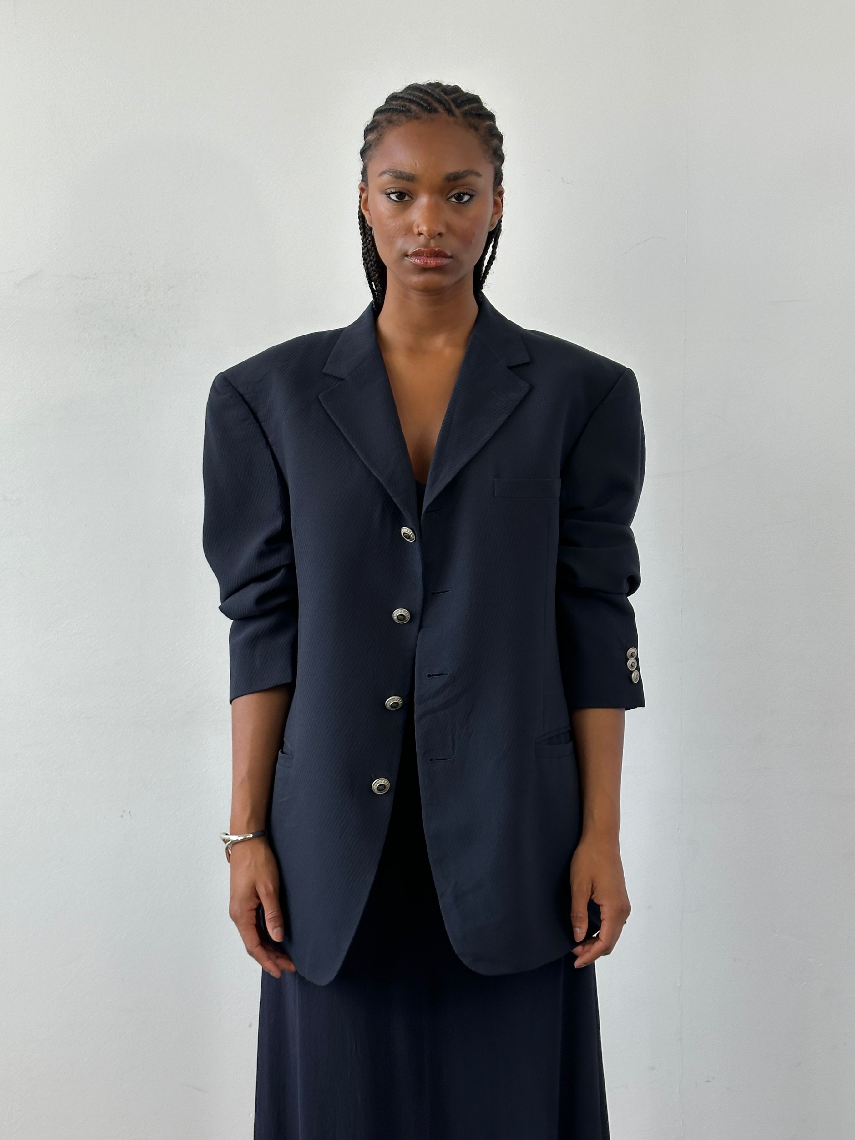 Versace Classic V2 1990s bespoke single-breasted blazer in size 42R/XL, shown in a tailored, stylish design with the brand's signature details.