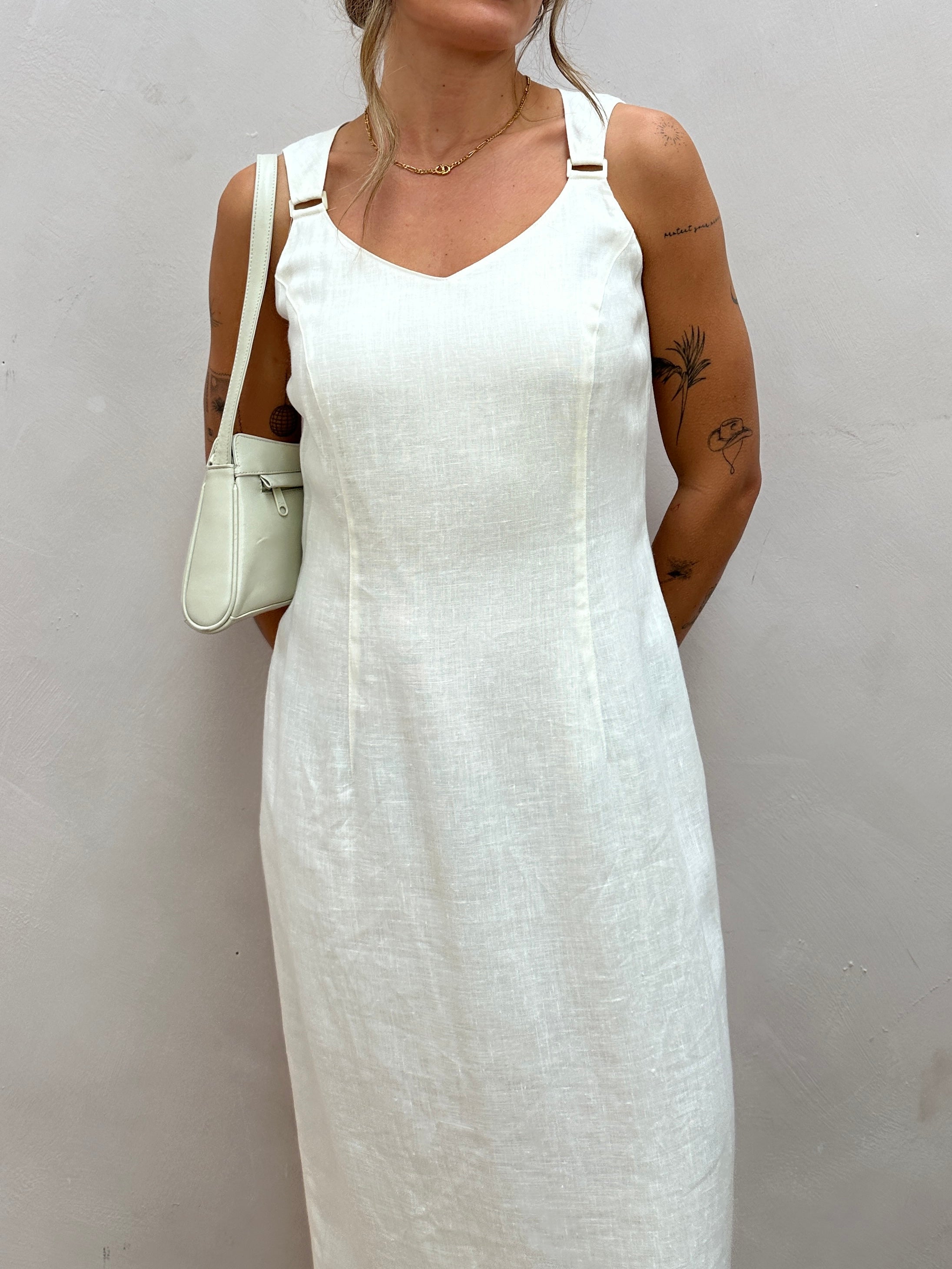 Vintage pure linen fitted floor-length maxi dress in size M, featuring a classic elegant design with a natural linen texture.