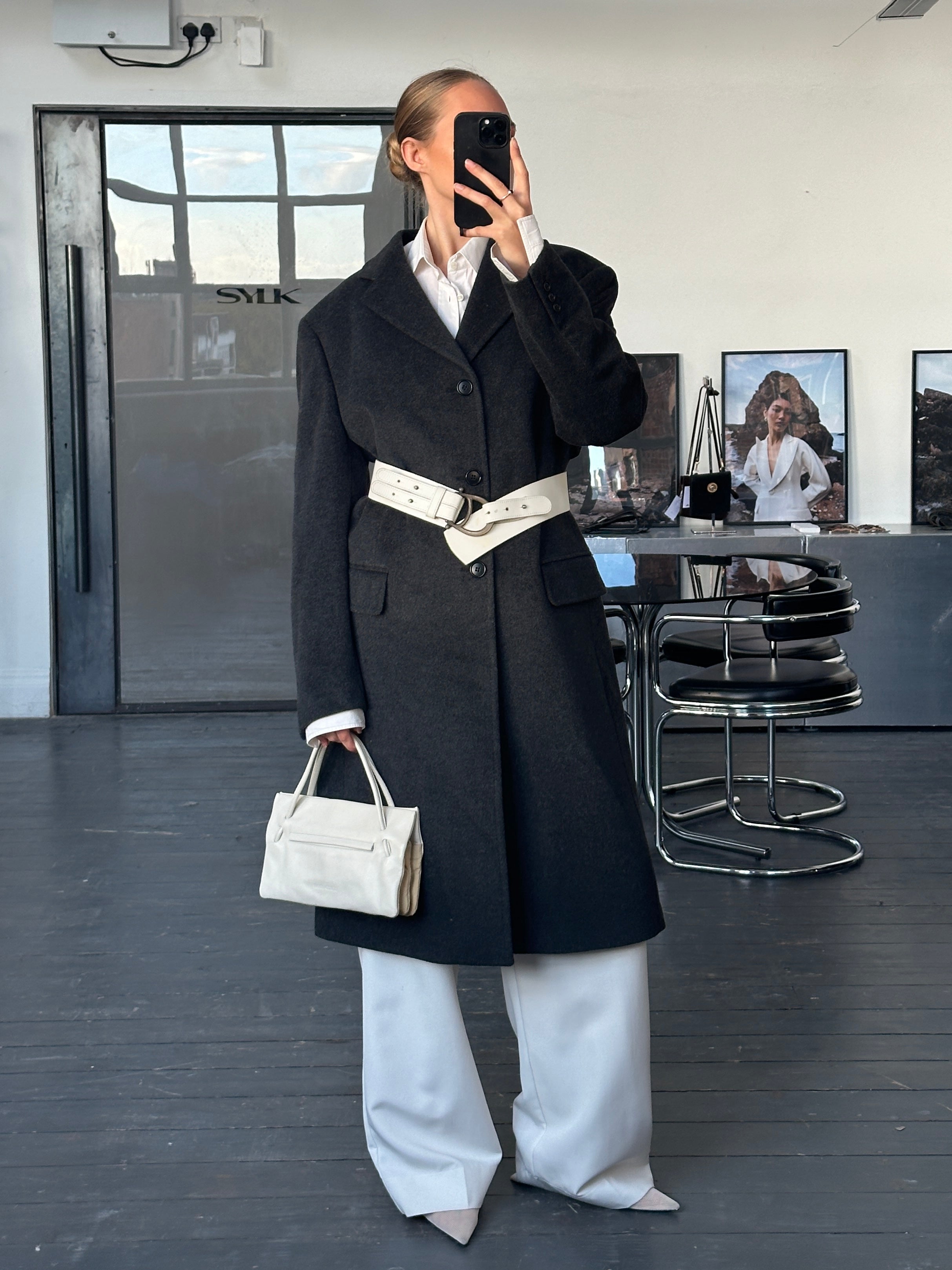 Vintage Italian 1990s wool cashmere coat in XL, stylish and warm, showcasing classic design and rich texture.