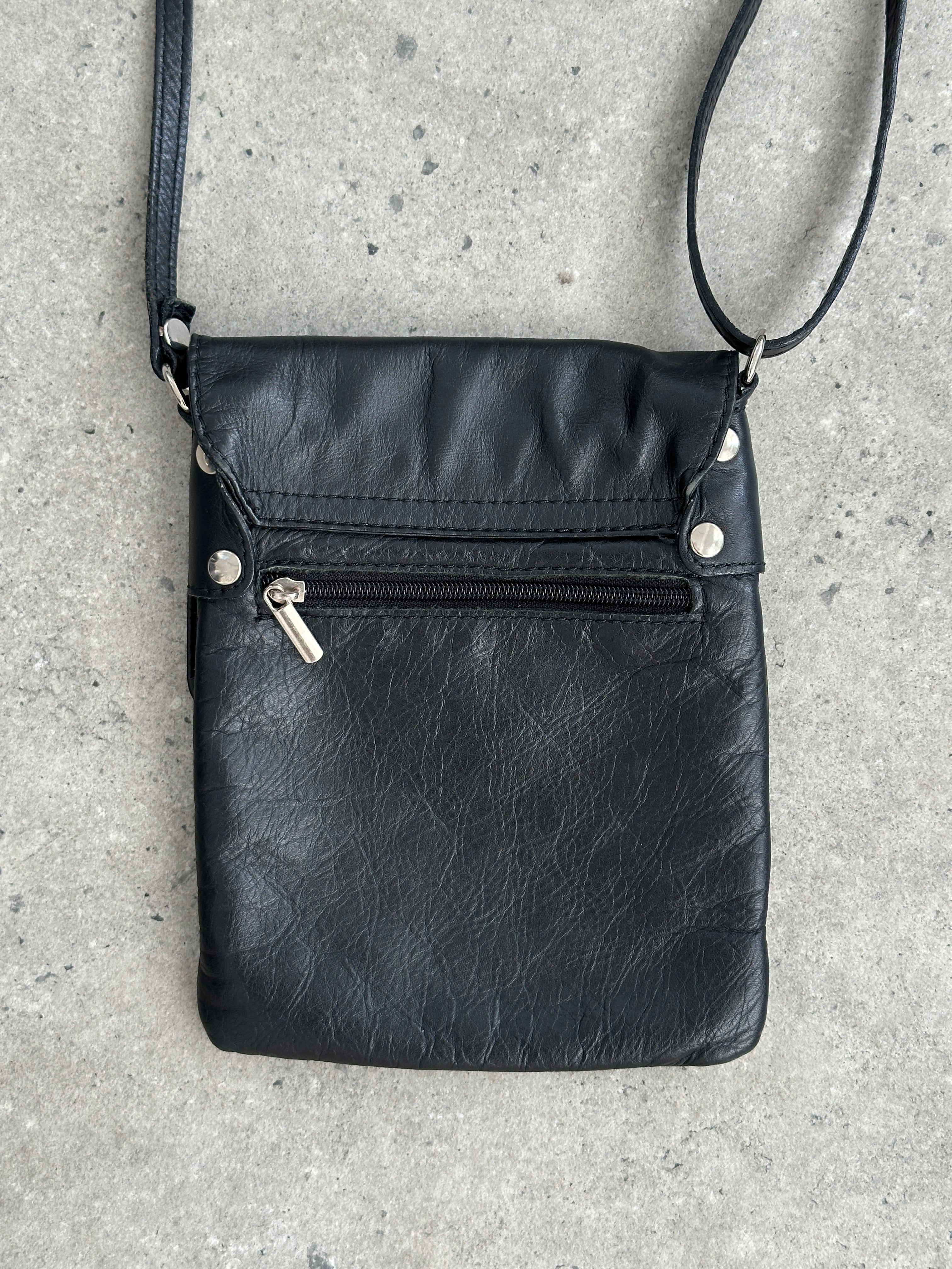 Italian Vintage 1990s Leather Crossbody Bag