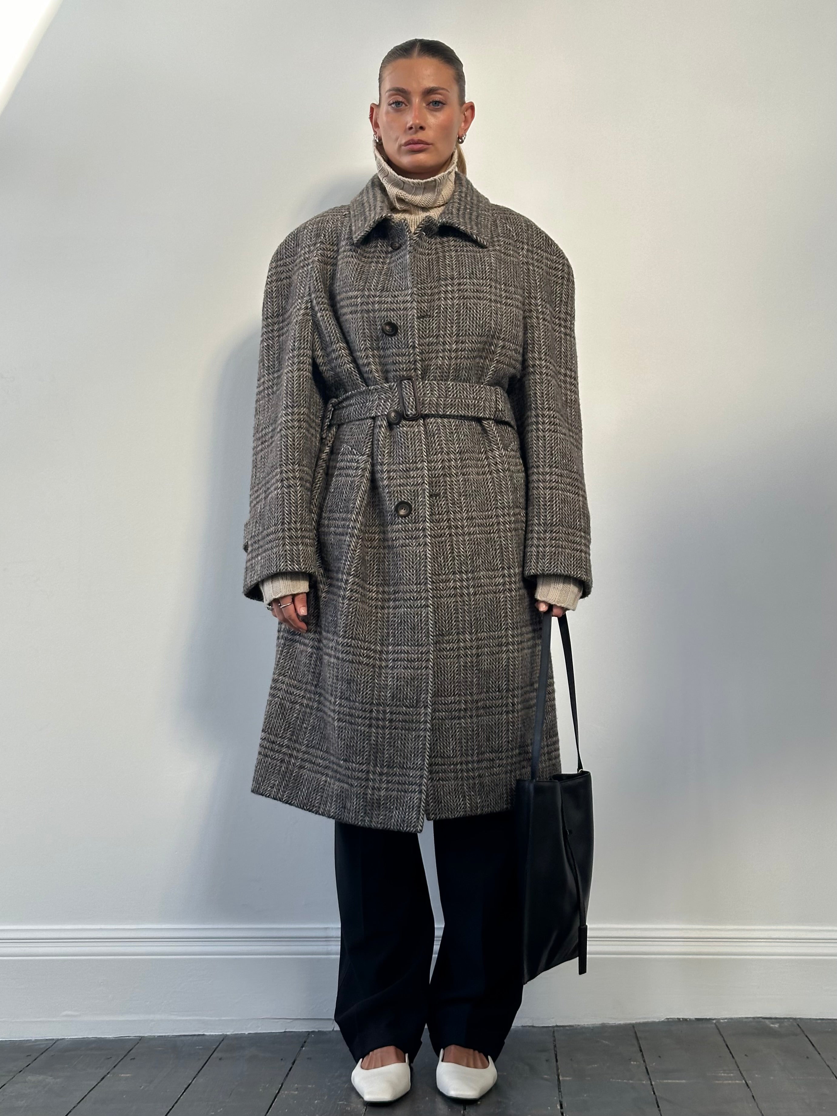 Vintage wool check belted coat in XL/XXL, featuring a classic pattern and tailored fit with a vintage-inspired style.
