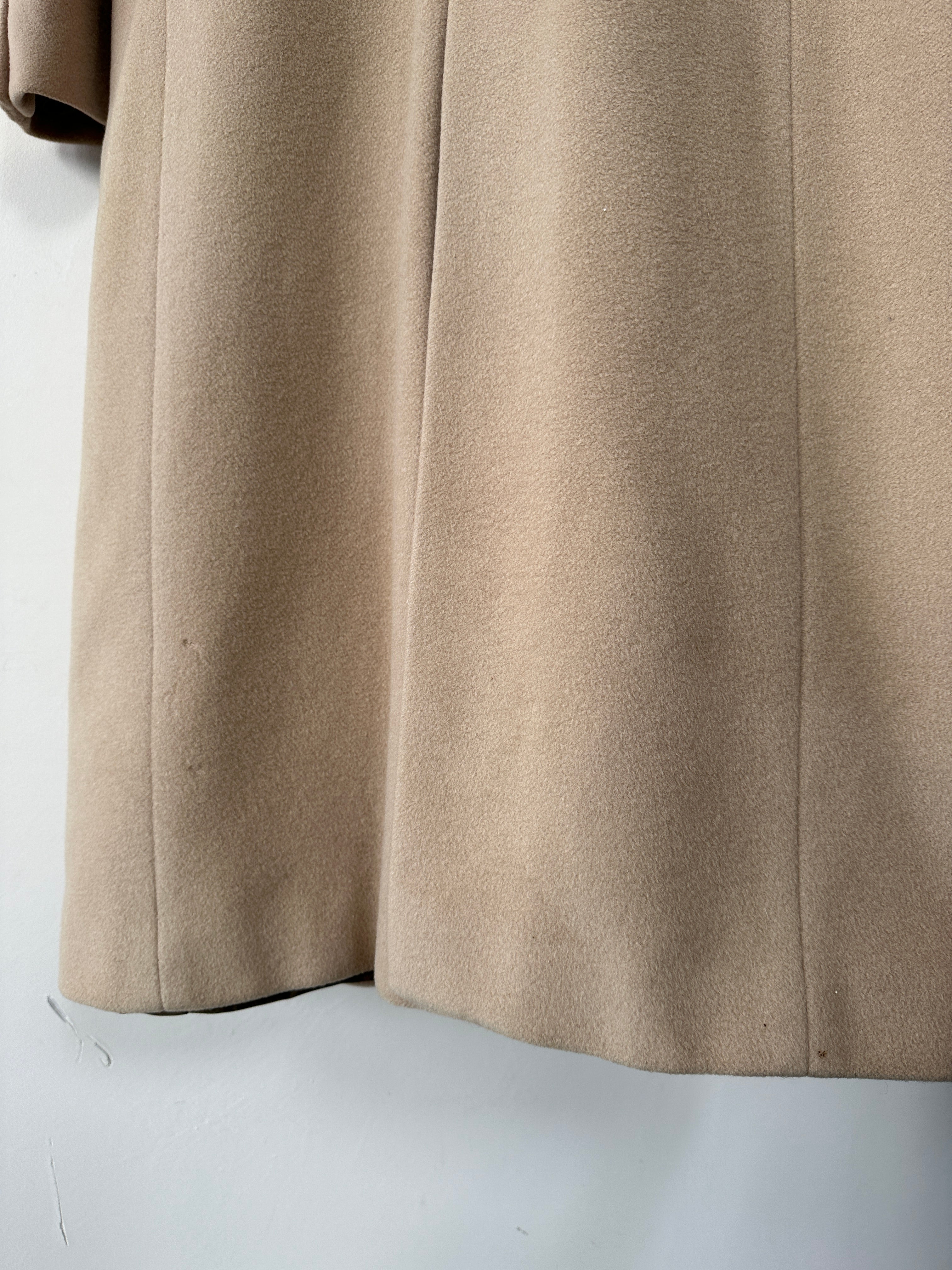 Emporio Armani wool cashmere single-breasted coat in size S, featuring a classic tailored design and neutral color.