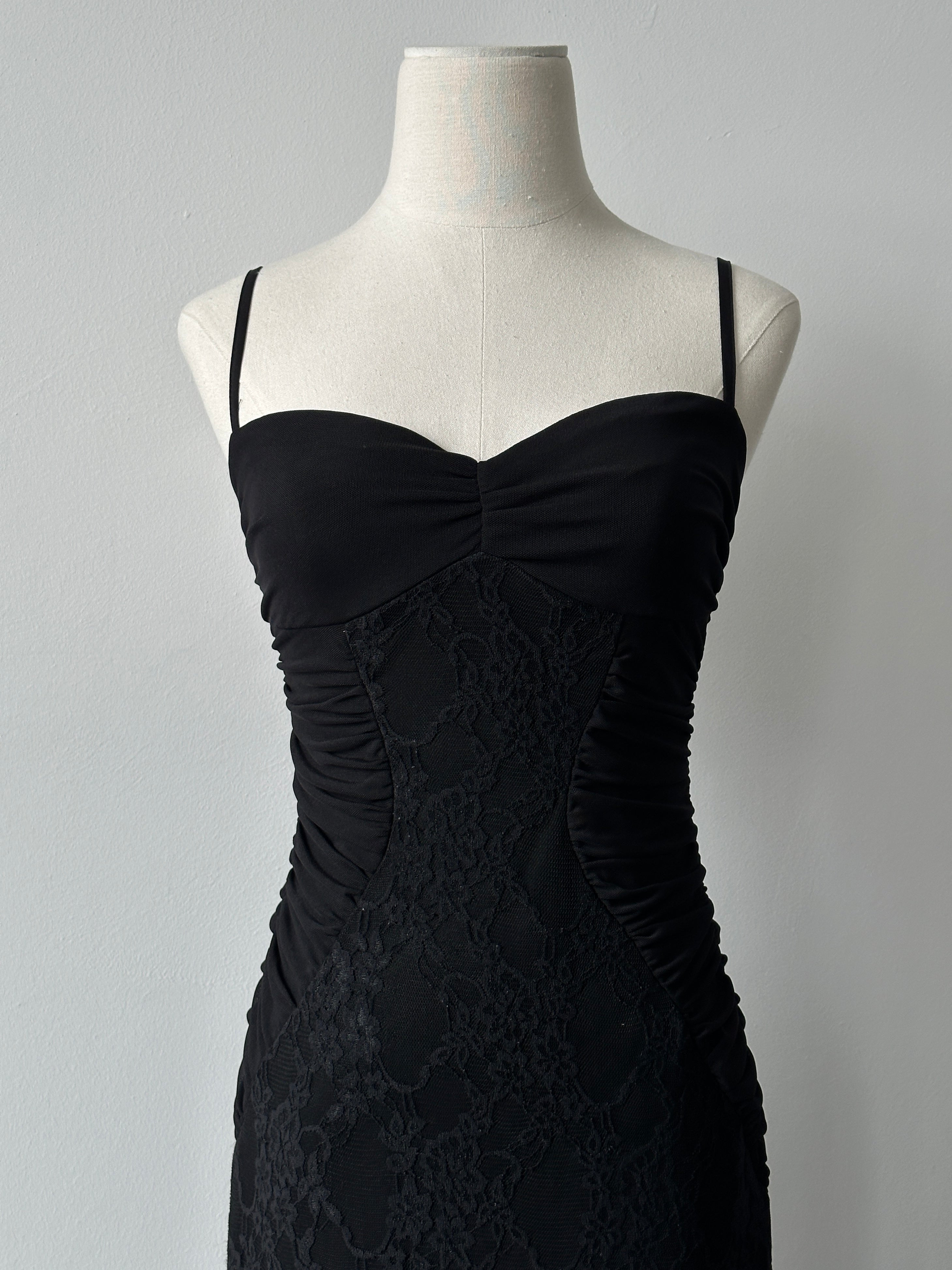 Vintage 2000s Ruched Asymmetric Lace Floor Length Dress - S-M