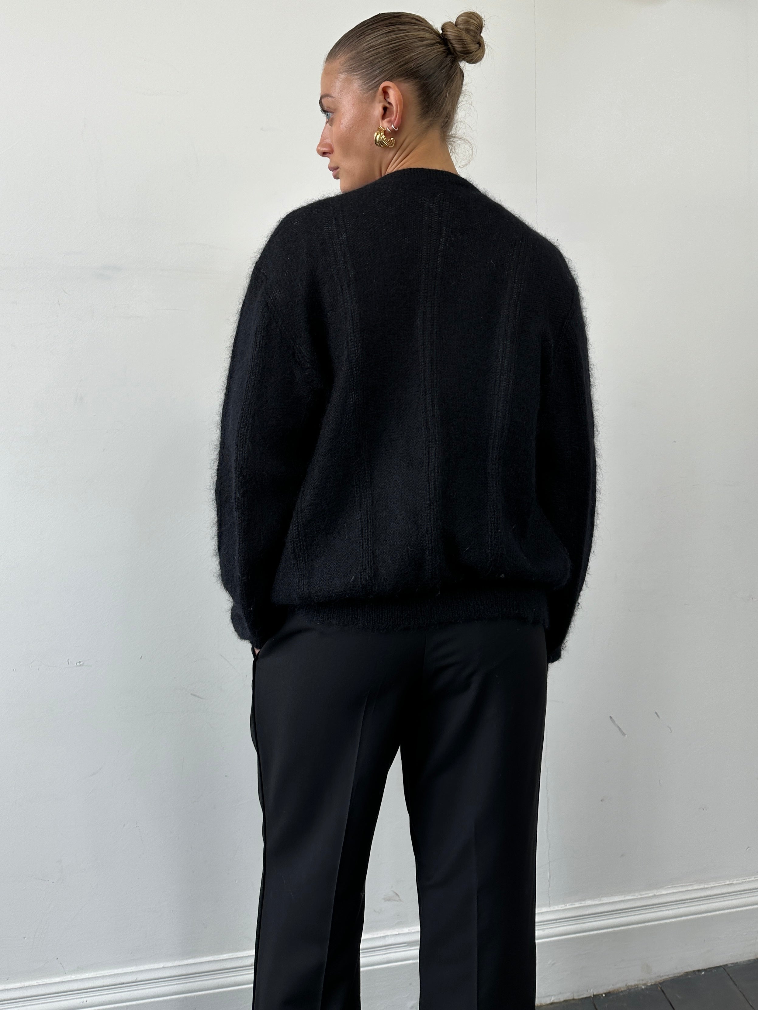 Vintage Italian mohair wool cardigan in M/L size, featuring a cozy, textured knit with a classic, timeless design.