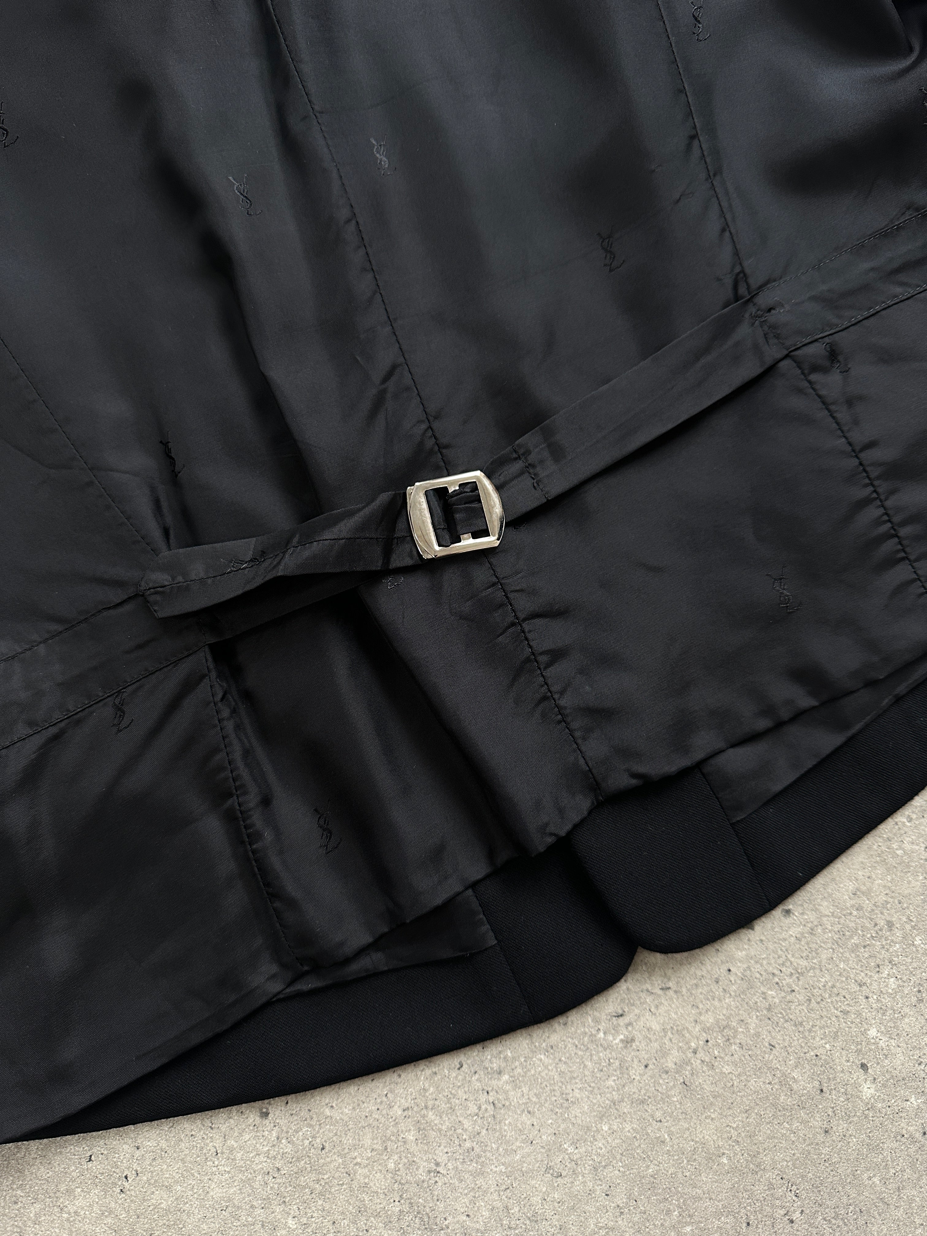Yves Saint Laurent pure wool tailored waistcoat in size 46R/XL, dark color, with a classic fit and button closure.