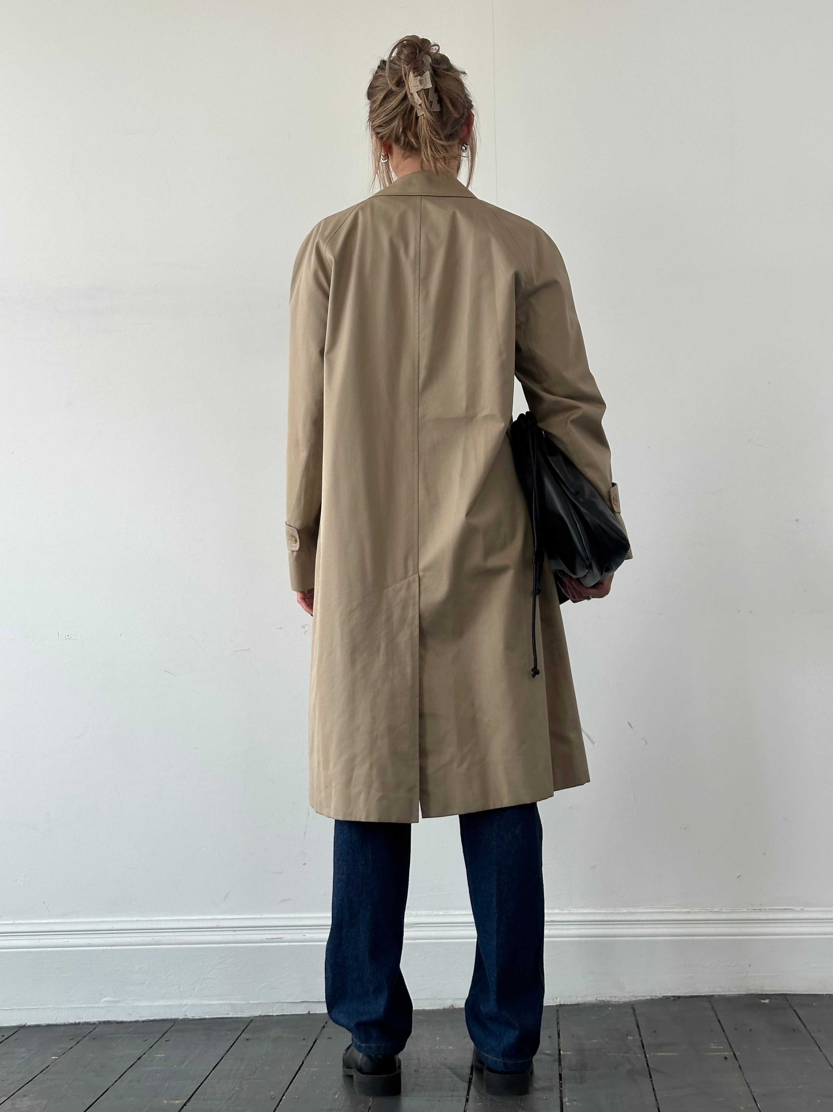 Aquascutum cotton trench coat with concealed placket in XL, stylish beige outerwear with classic design and button details.