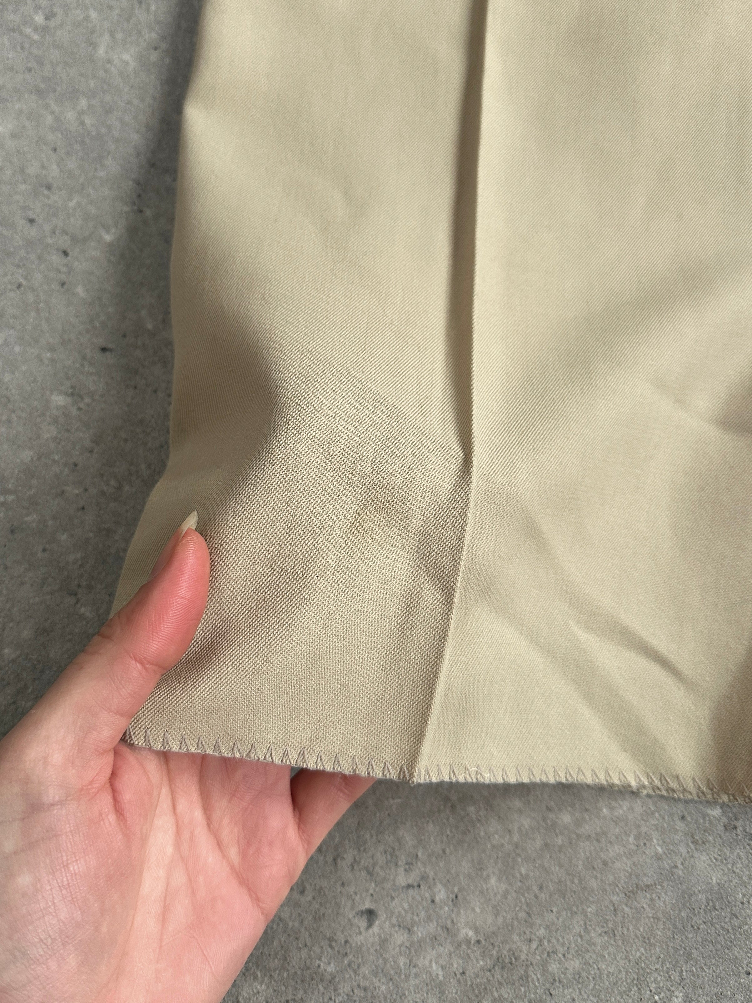 Vintage mid-rise straight leg tailored trousers in W28, featuring classic design and clean tailored fit.
