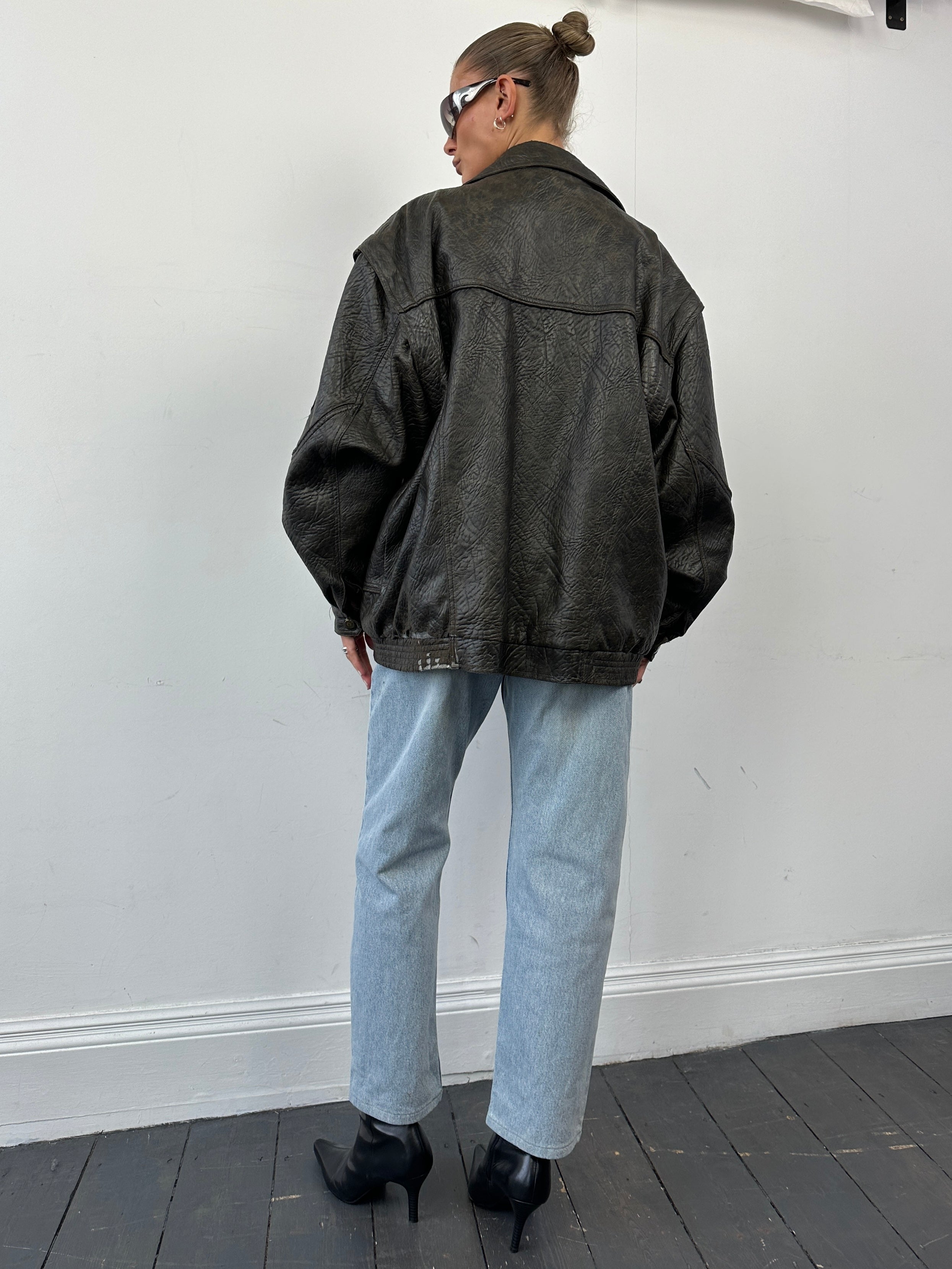 Vintage mid-length croc faux leather bomber gilet jacket in XL, featuring a stylish design and textured leather appearance.