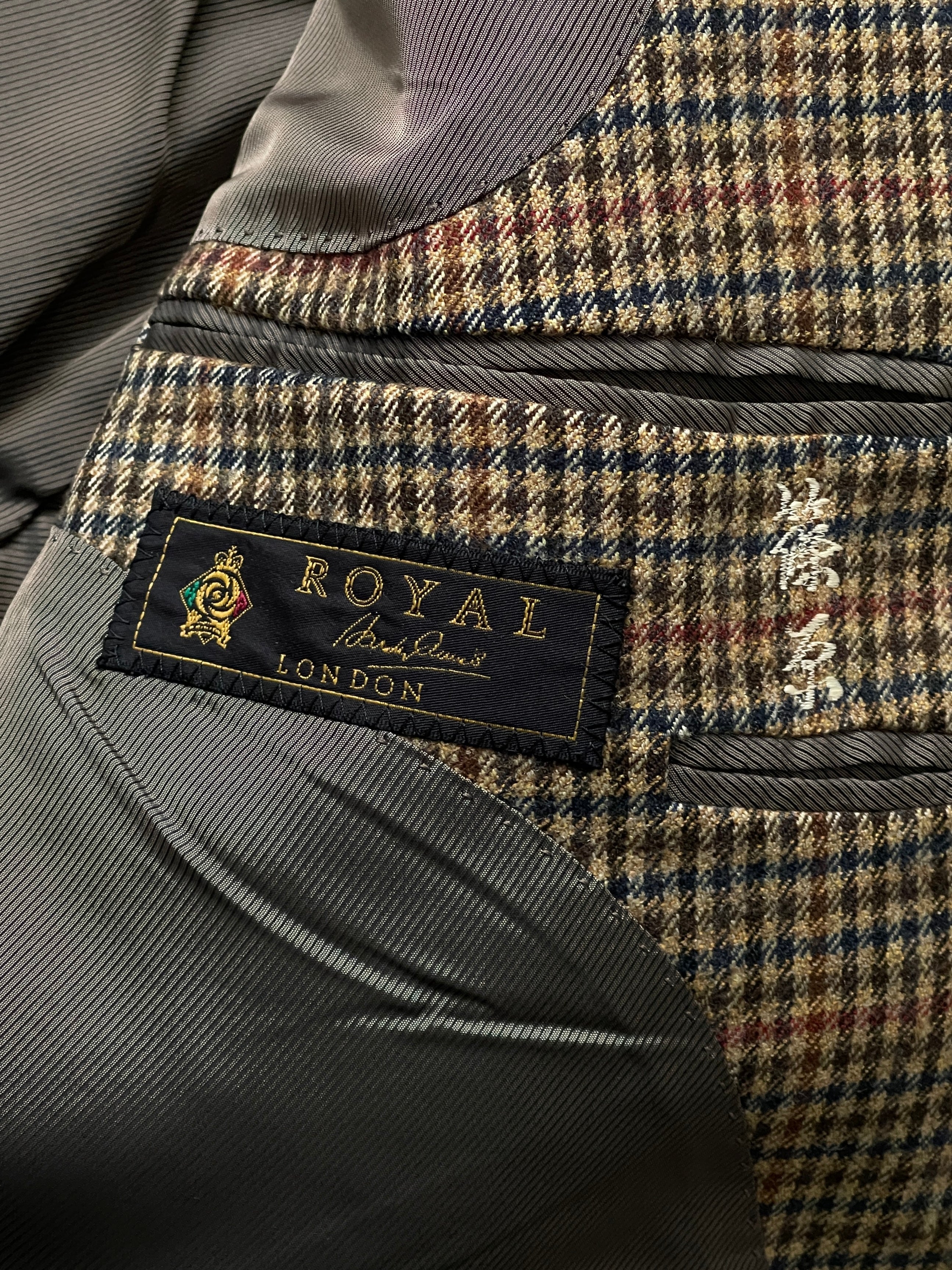 Loro Piana Loyal London 1990s pure wool check blazer in size 36R/S, tailored fit with classic check pattern and structured collar.