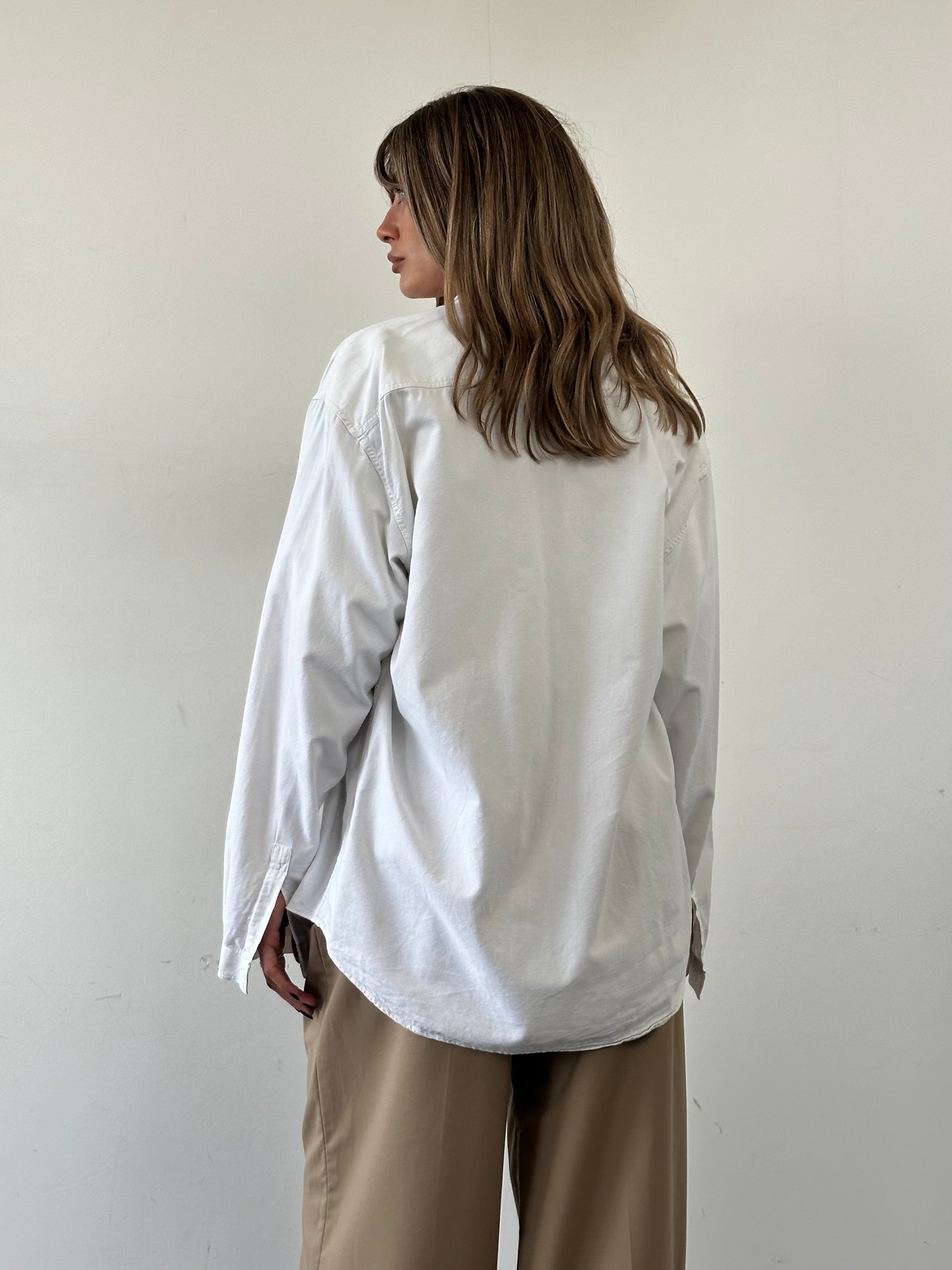 Armani Jeans cotton logo shirt in XL, featuring a classic design with the Armani brand logo on the chest.