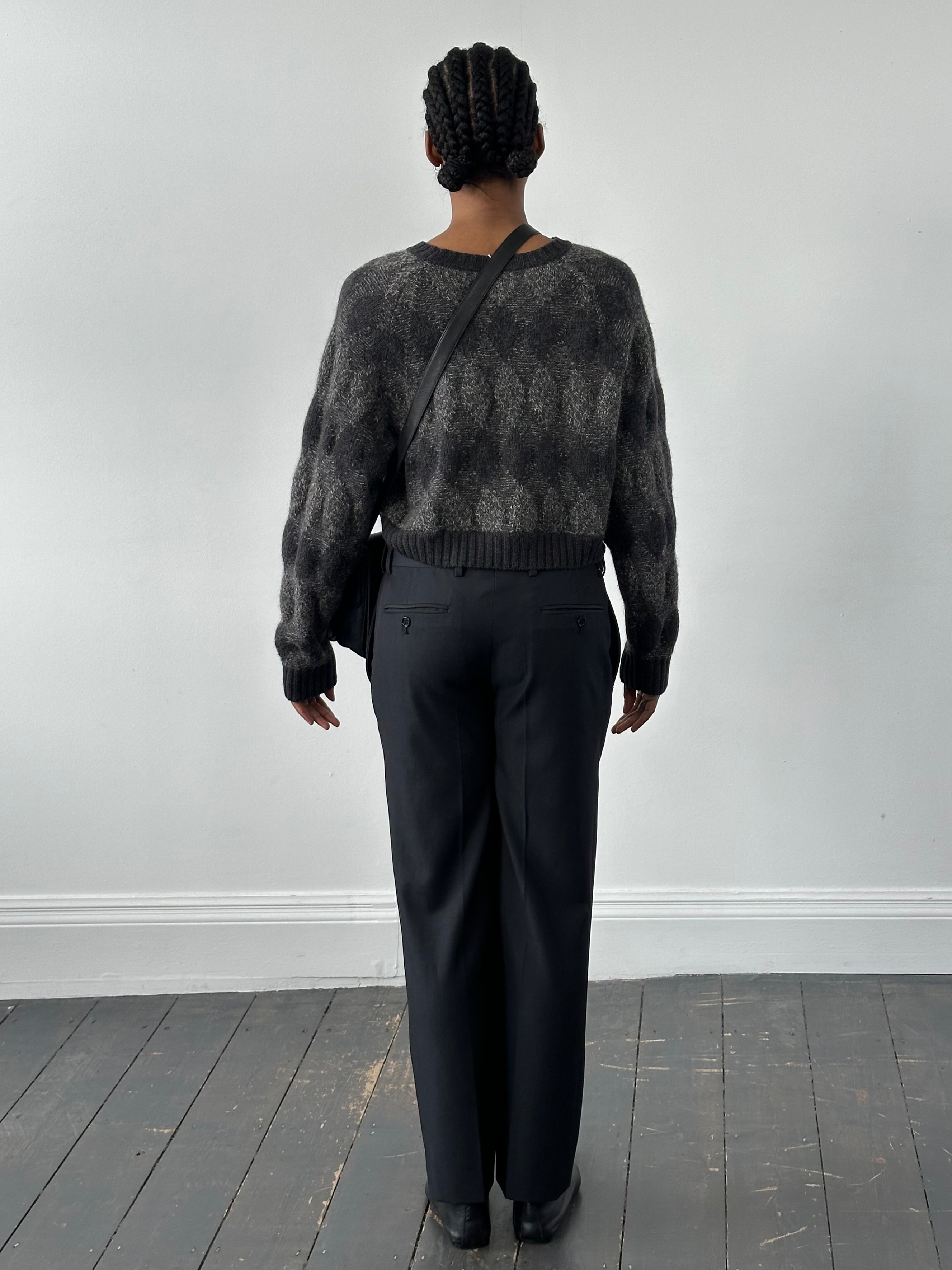 Vintage 1990s wool mohair cropped jumper in size M, featuring a textured knit and classic vintage style.