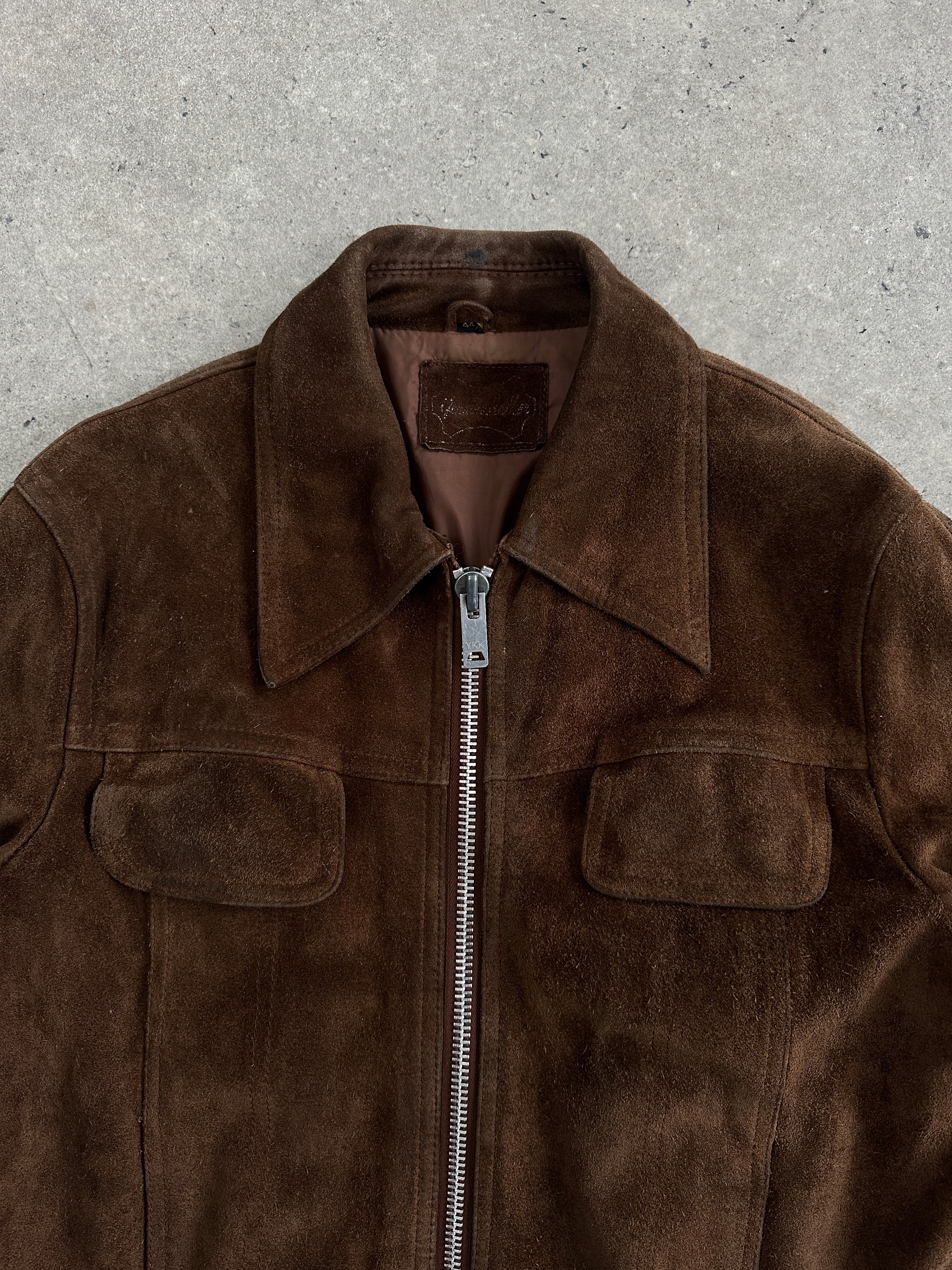 Vintage Dagger Collar Suede Jacket in size L, showcasing a classic design with dagger collar and soft suede material.