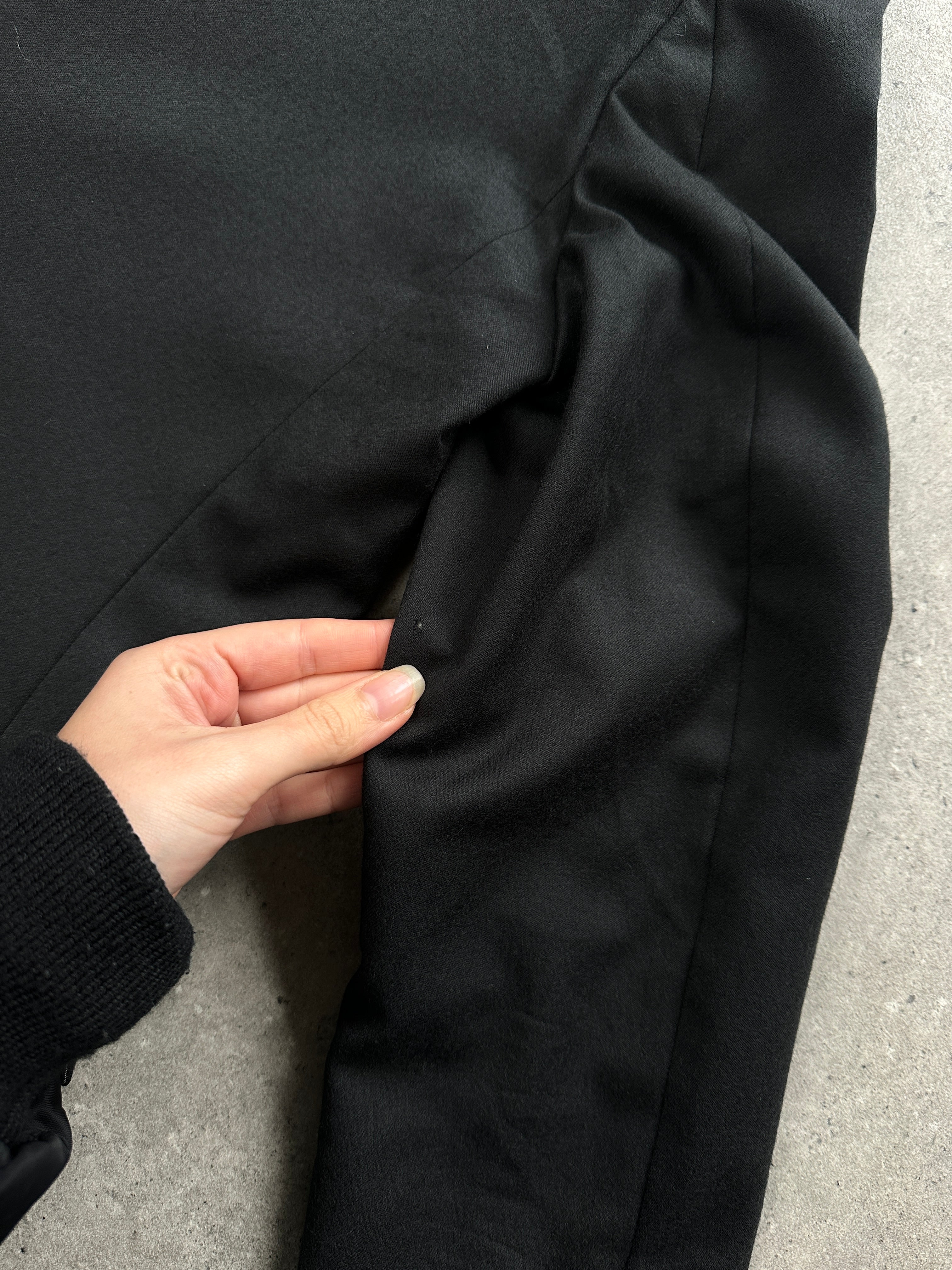 Japanese vintage 1990s pure wool straight leg suit in size 40R/W26, featuring classic tailored style and neutral color.
