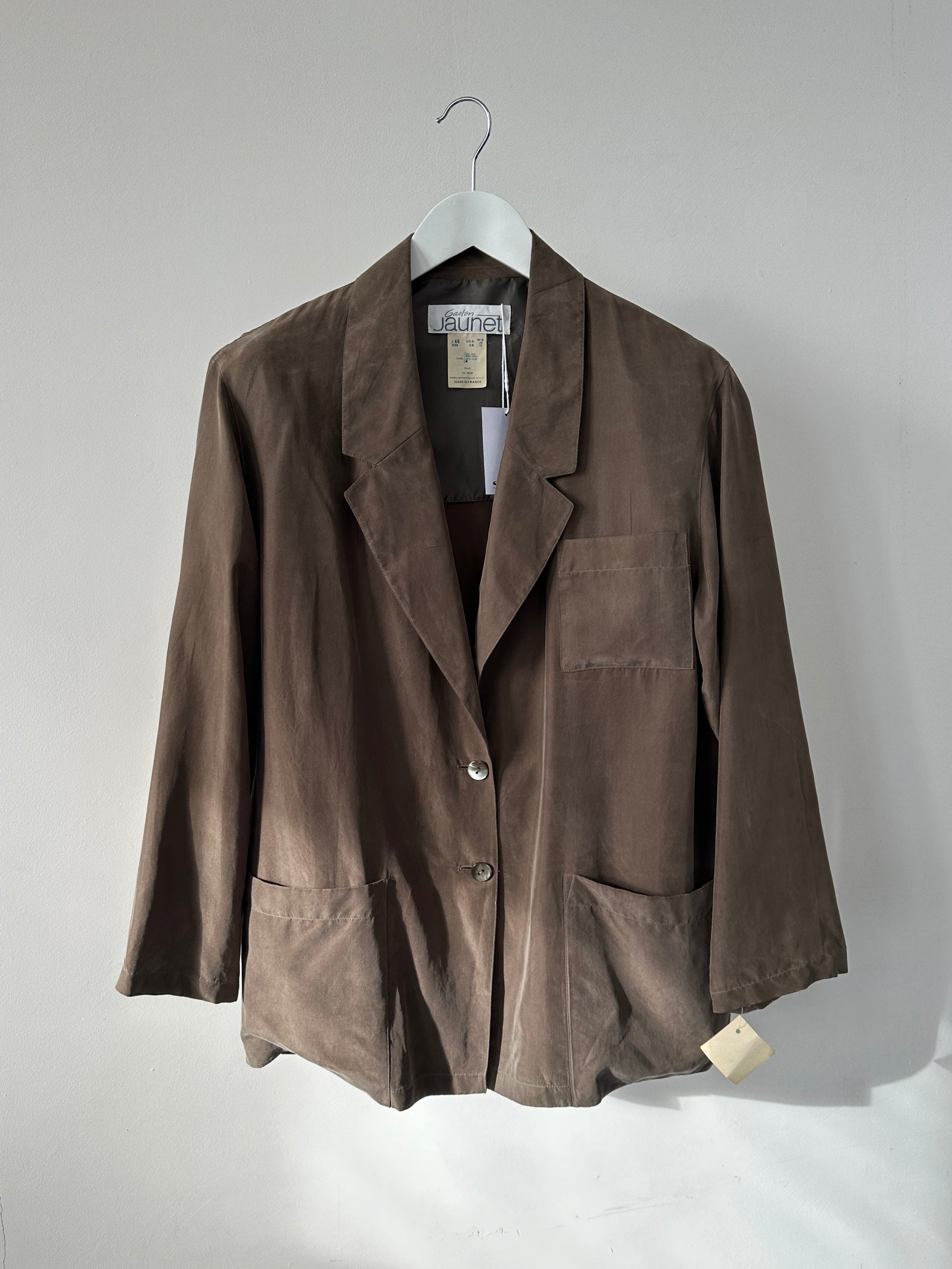 Vintage French vintage pure silk single-breasted blazer in size M, shown in a classic style with smooth silk fabric and tailored fit.