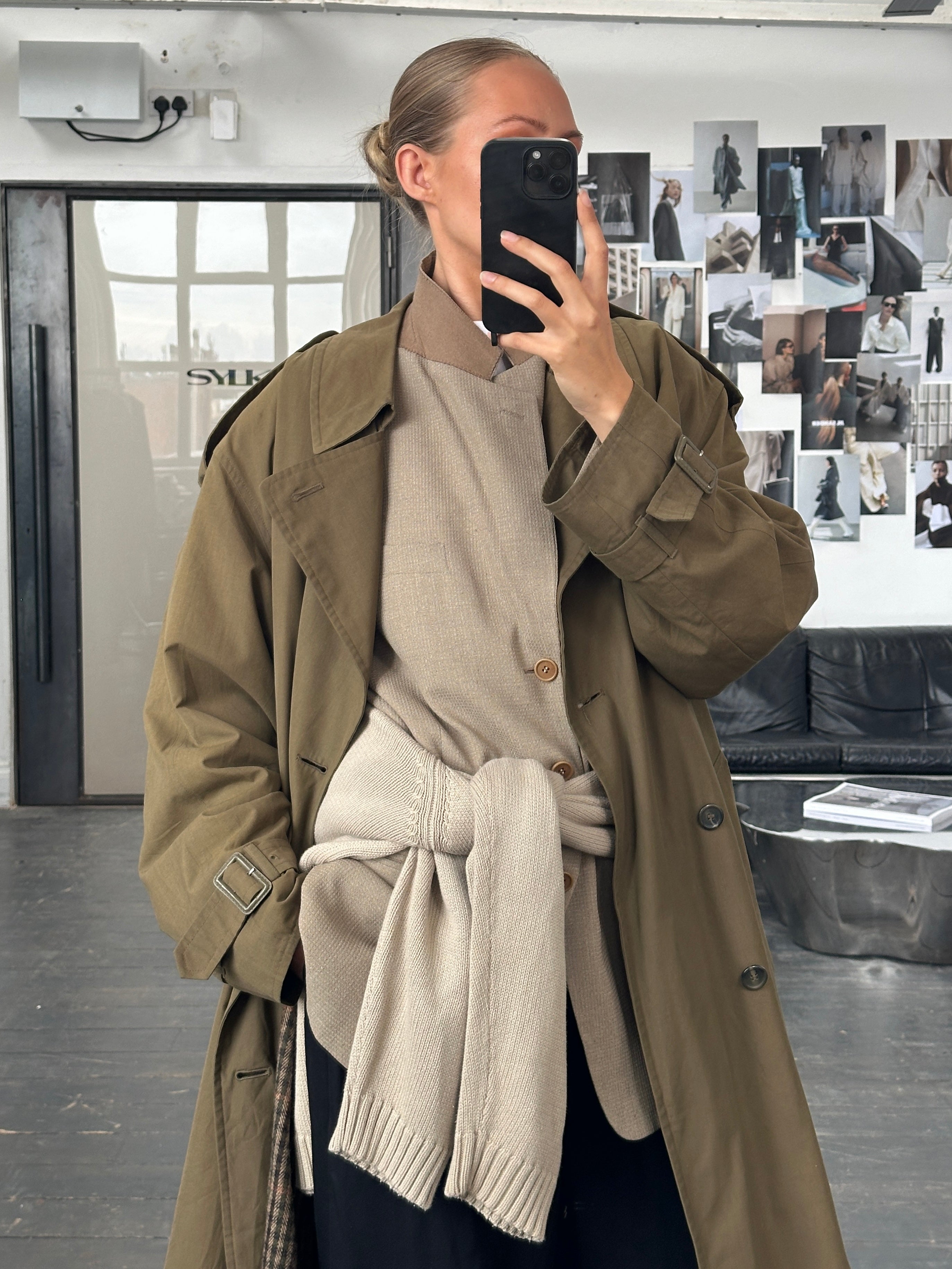 London Fog 1980s high neck belted trench coat in XXL, featuring double-breasted design and classic beige color.