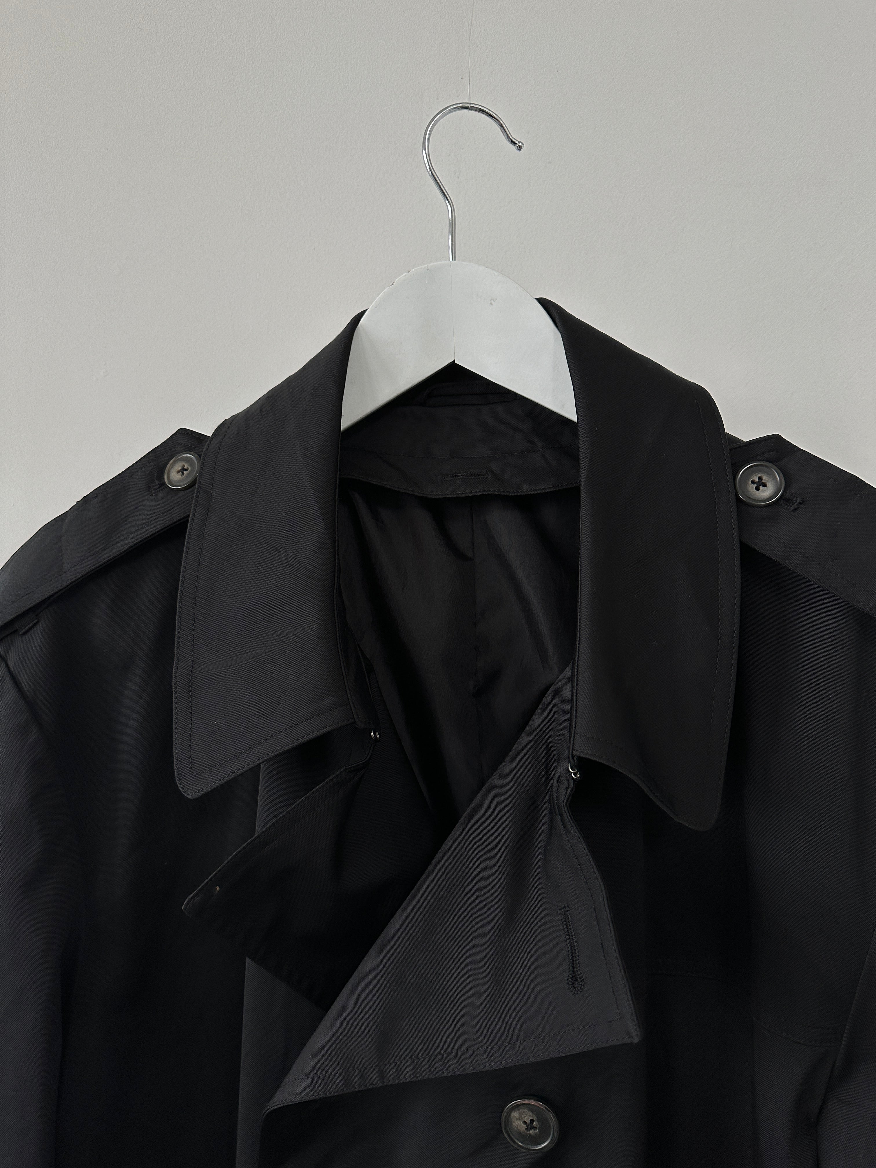 Ralph Lauren Chaps cotton double-breasted trench coat in XL, featuring classic design with wide lapels and belted waist.