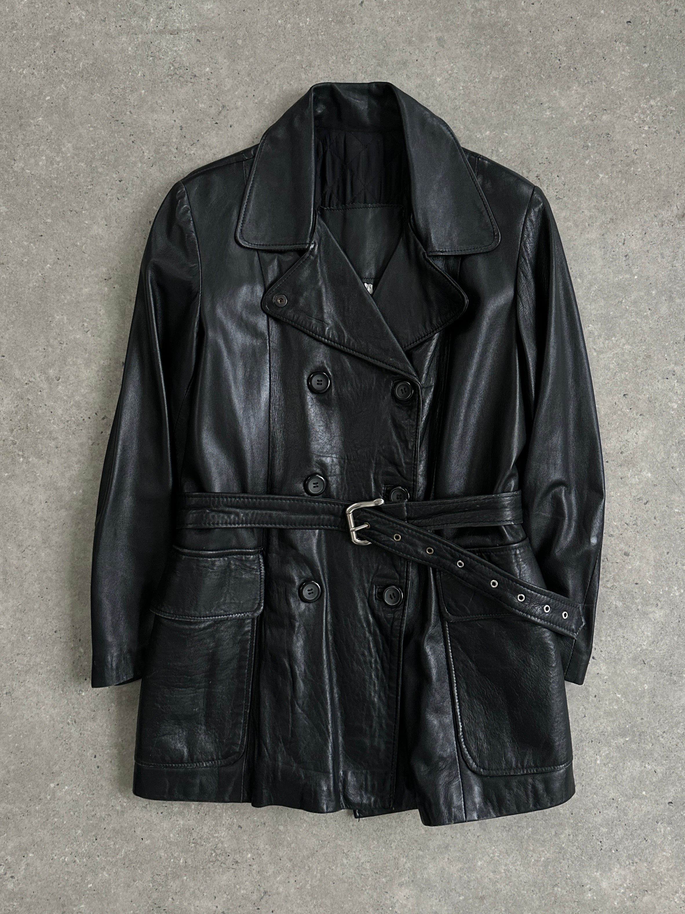 Vintage double-breasted leather jacket with belt, smooth brown leather, tailored fit in size L/XL, stylish vintage design.