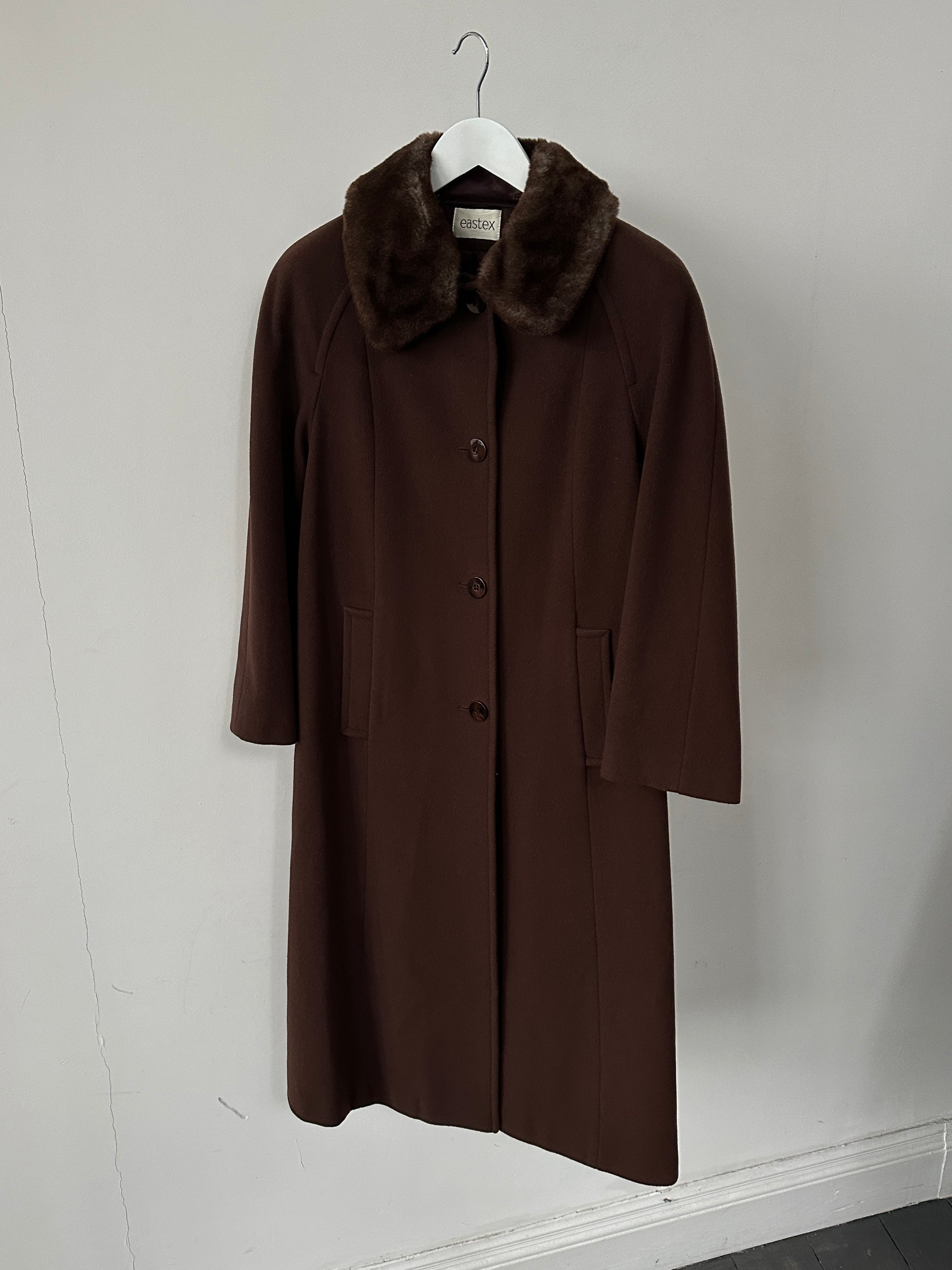 Vintage wool and cashmere coat with removable faux fur collar, stylish and warm, in size S/M.