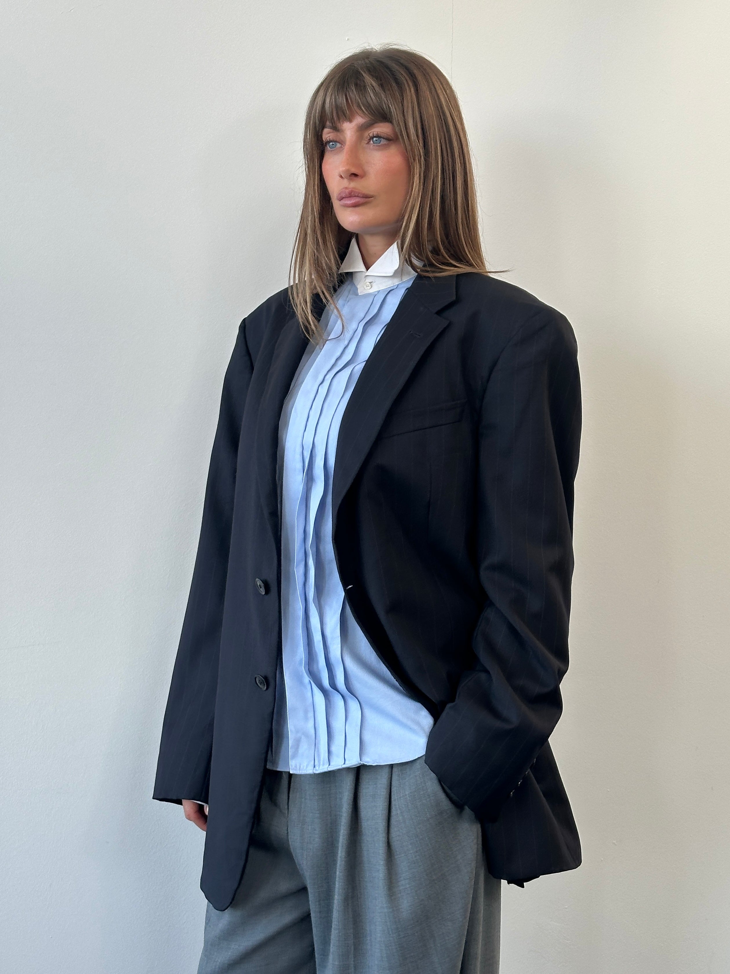 Armani Collezioni 2000s men's pure wool stripe blazer, single-breasted, size 44L/XXL, with notch lapel and button closure.