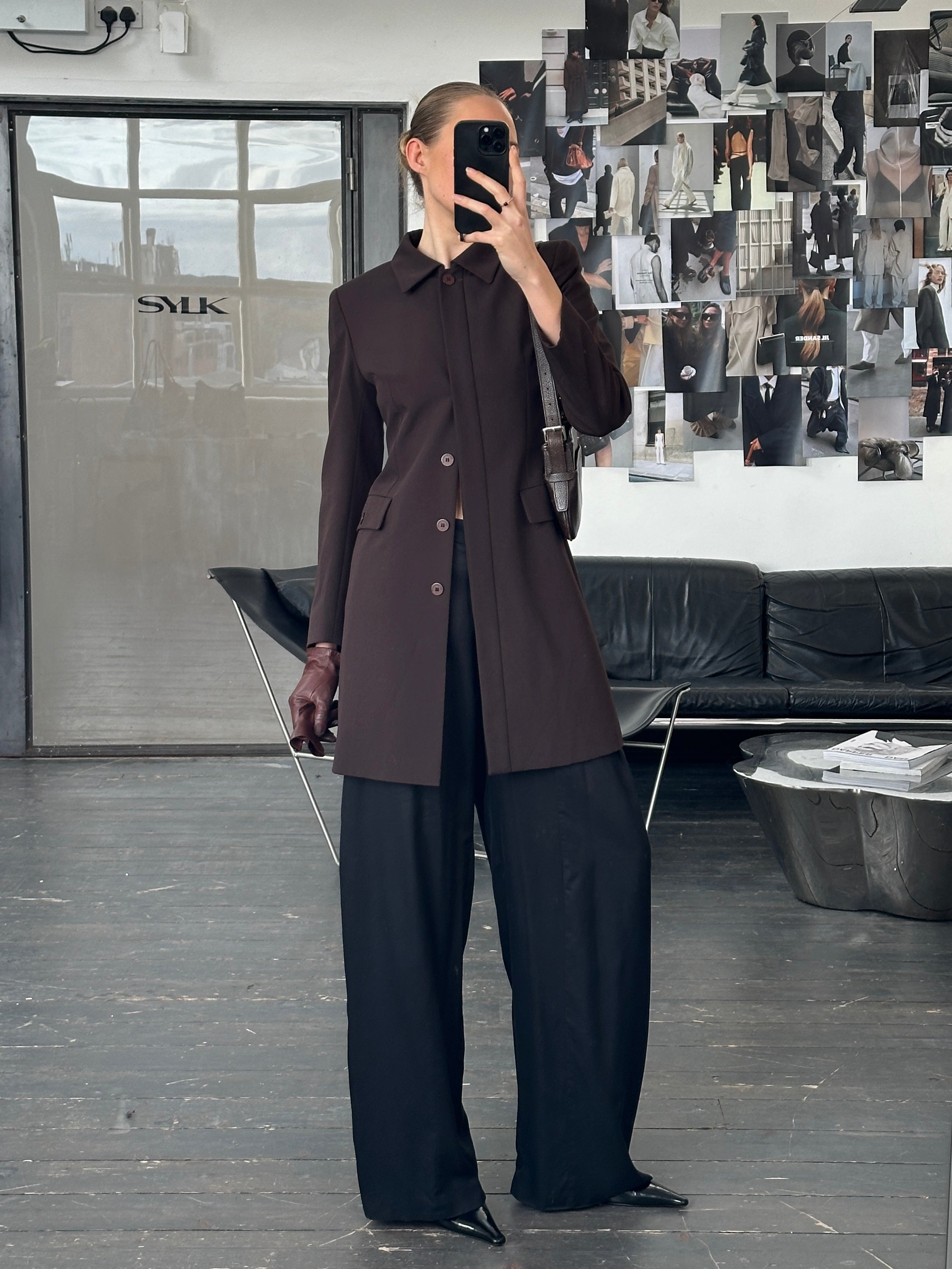 Vintage Italian 1990s minimal tailored coat in XS/S, featuring classic design and high-quality craftsmanship.