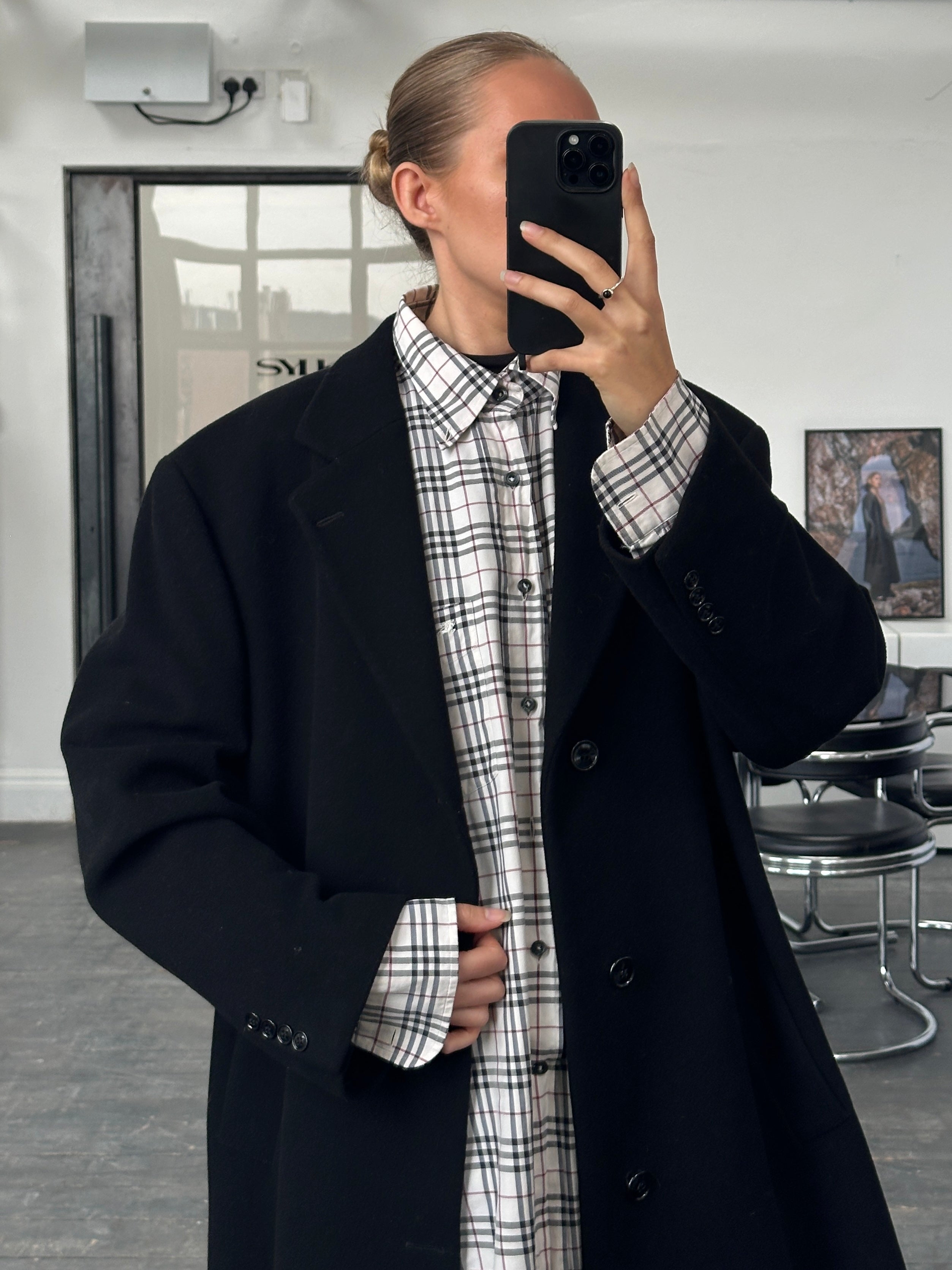 Vintage 1990s wool single-breasted coat in XL size, classic style with structured collar and button closure.